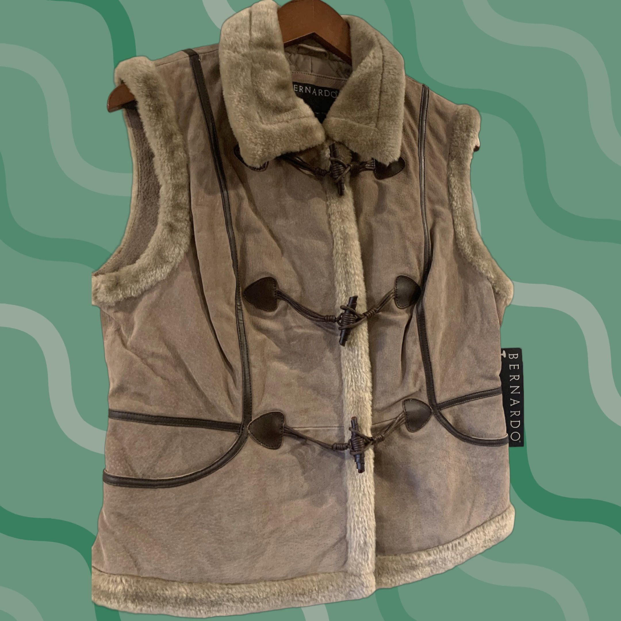 Vintage VINTAGE Bernardo Leather Vest Fur Trim Beige M Medium Women Vest Regular Lining Leather NWT Size M / US 6-8 / IT 42-44 - 1 Thumbnail