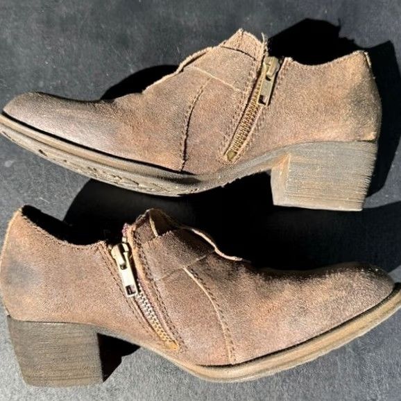 Born Born Brown Leather Ankle Boots Block Heel 6.5 Bootie Women Rustic Earthy Buckle Distressed Size US 7 / IT 37 - 6 Thumbnail