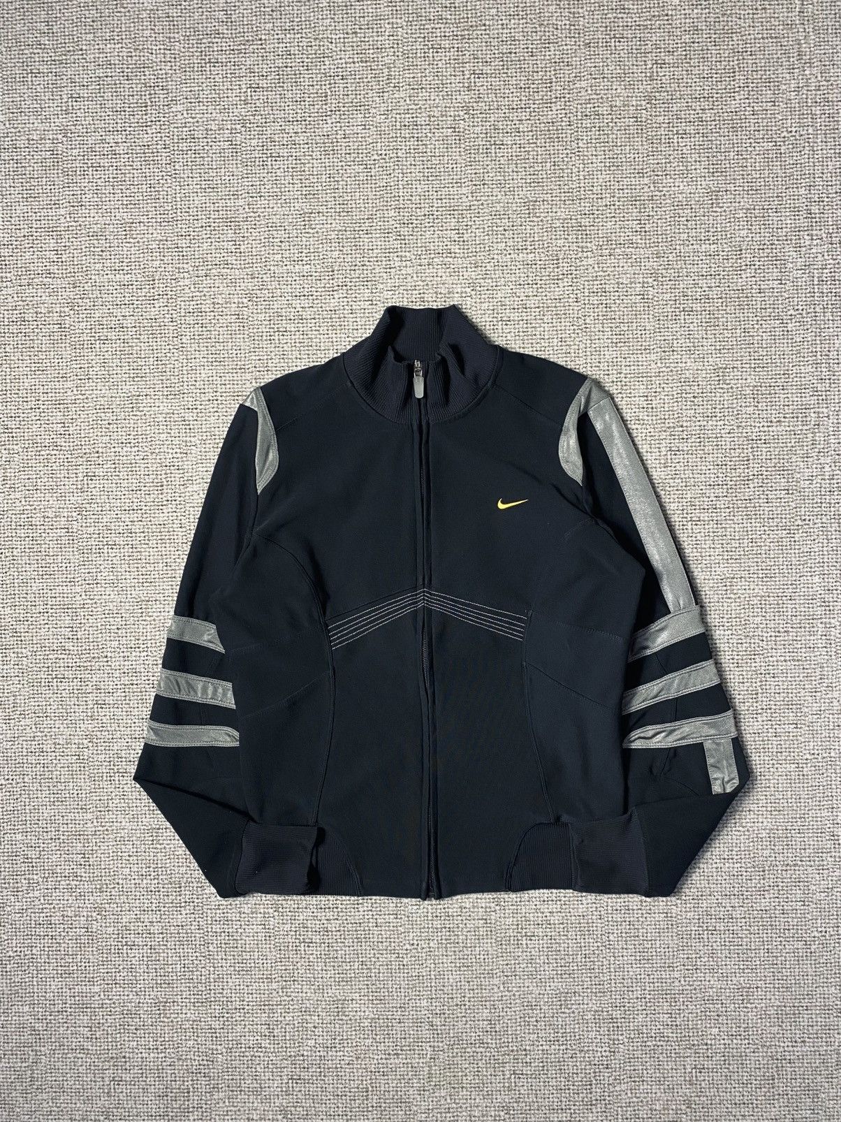 Nike Rare Y2k Nike Drifit Track Jacket Size US S / EU 44-46 / 1 - 2 Thumbnail