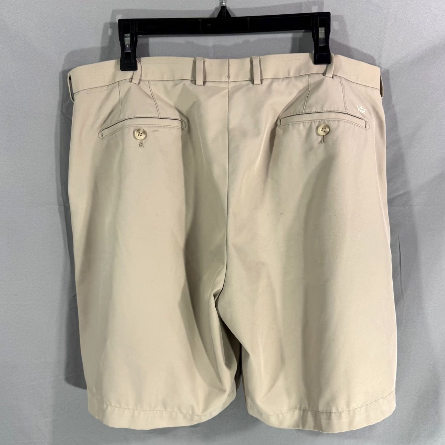 Peter Millar Peter Millar Shorts Mens 38 Golf Performance Wicking Polyester Casual Summer Sidewelt Pockets Beige Size US 38 / EU 54 - 2 Thumbnail