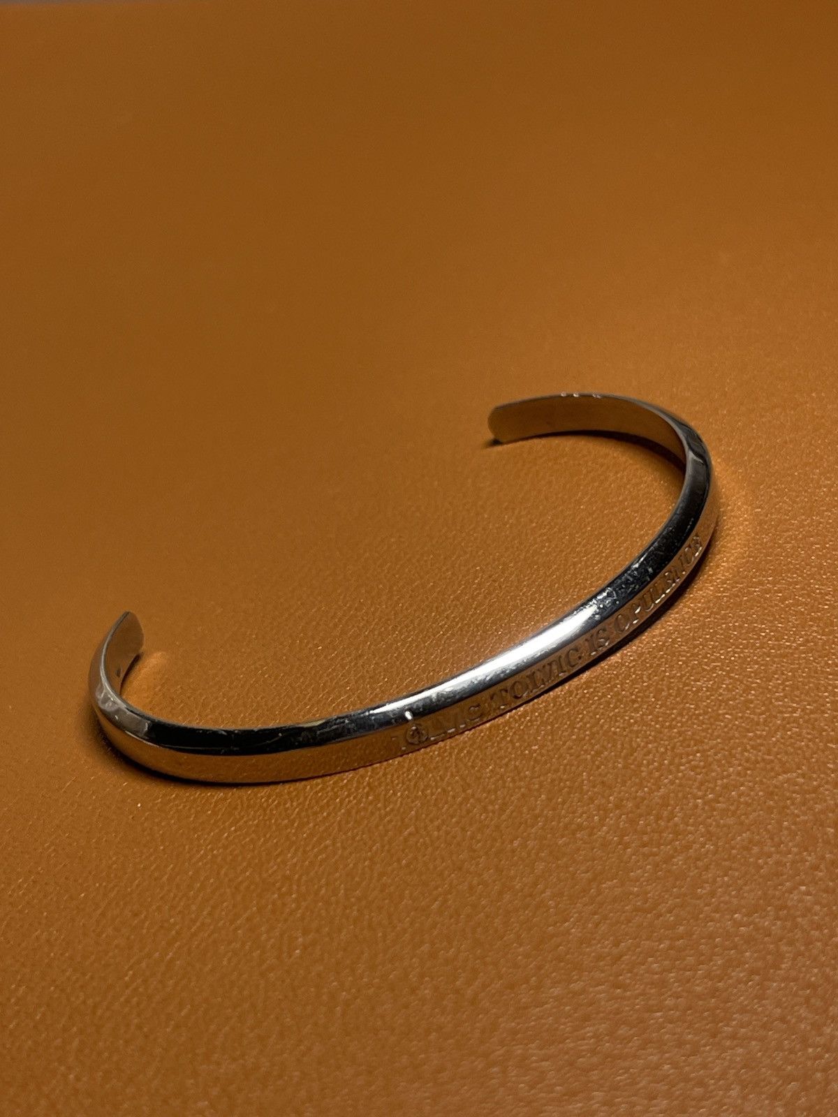 Other Silver metal unisex cuff bracelet Size ONE SIZE - 4 Thumbnail
