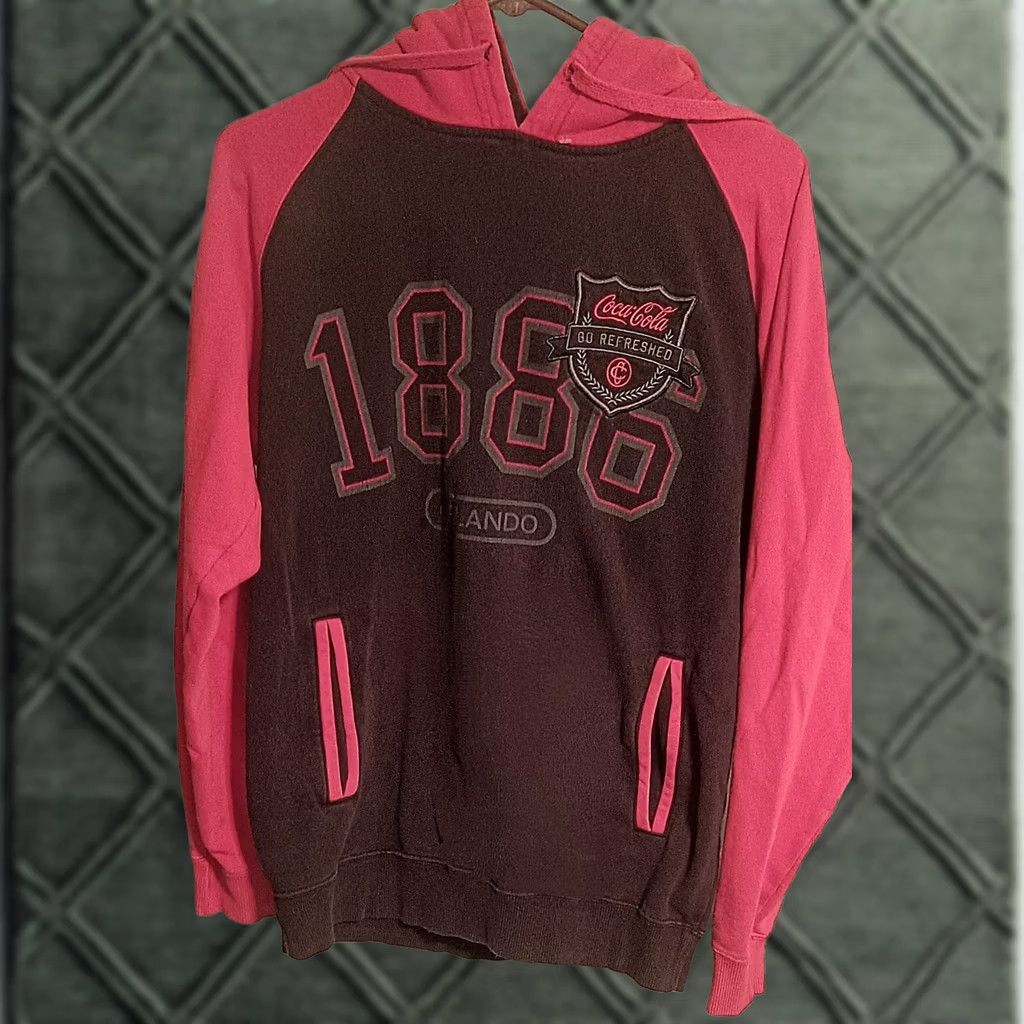 Vintage VINTAGE Coca-Cola Hoodie Adult M Red & Black 90s Orlando Go Refreshed 1886 Classic Coke Mens Size US M / EU 48-50 / 2 - 1 Thumbnail
