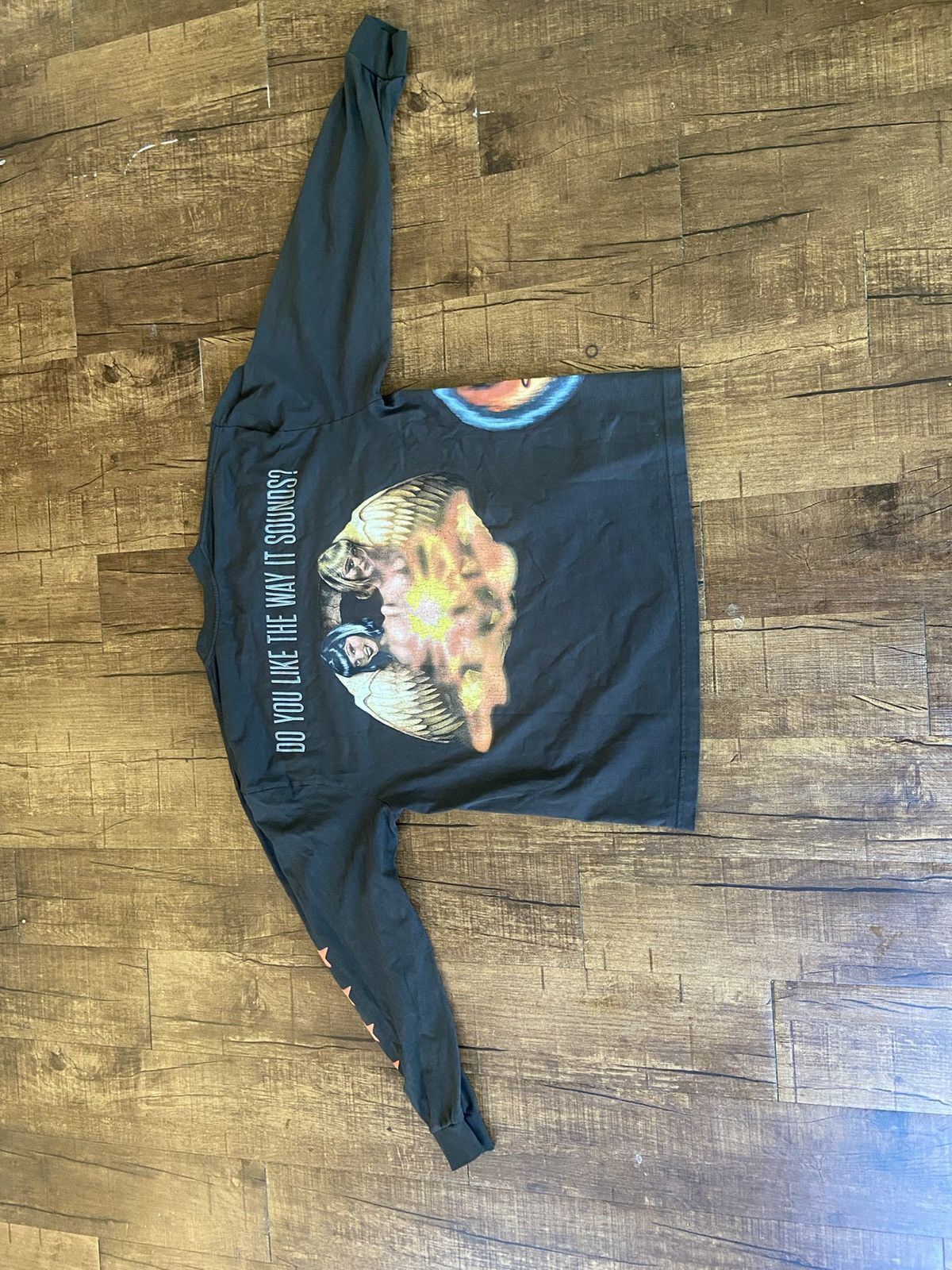 Travis Scott × Vintage Travis Scott Utopia Circus Maximus Tour Long T-Shirt XL Size US XL / EU 56 / 4 - 2 Thumbnail