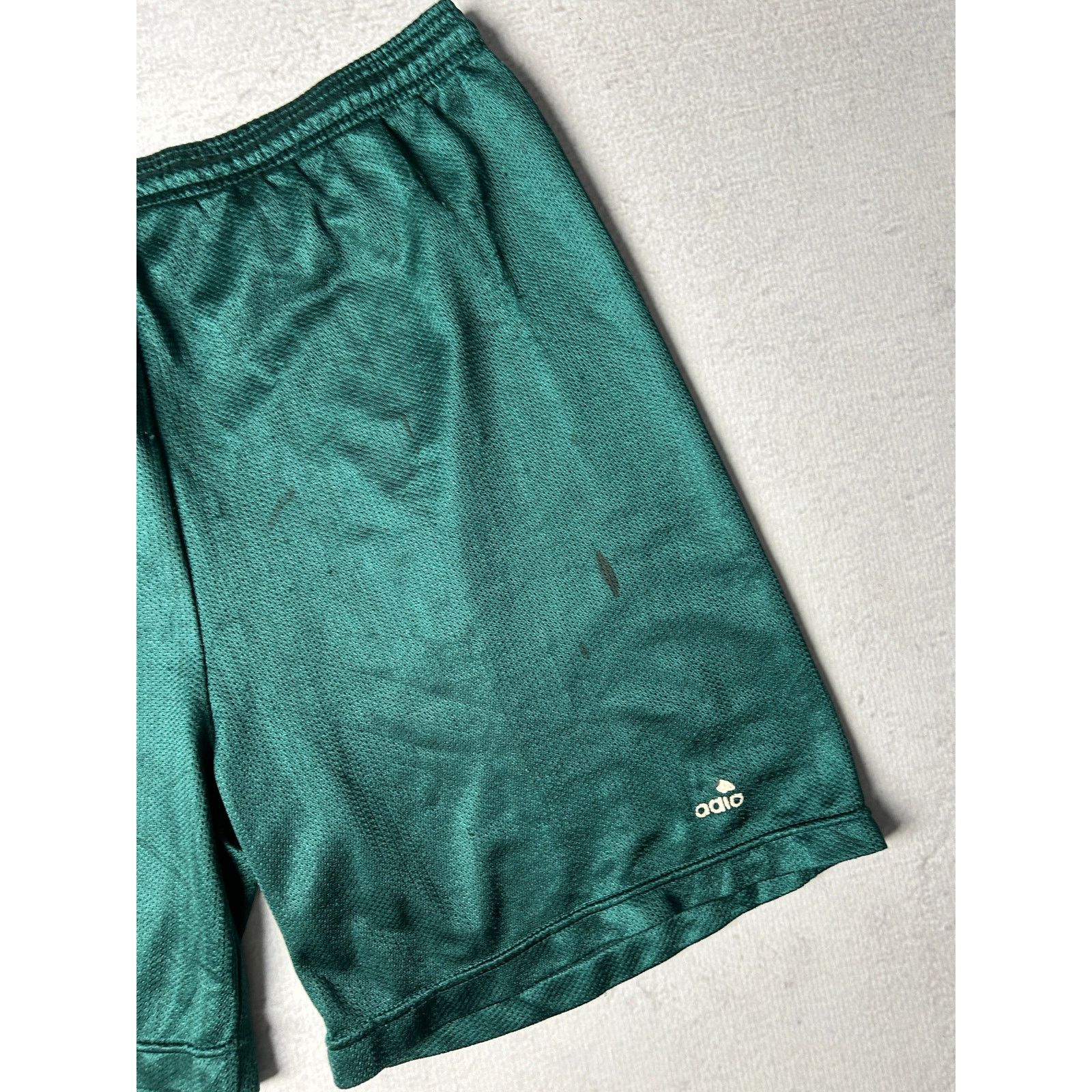 Adidas Vintage Adidas Green Pre-owned Mesh Shorts - Men's Medium Size US 30 / EU 46 - 3 Thumbnail