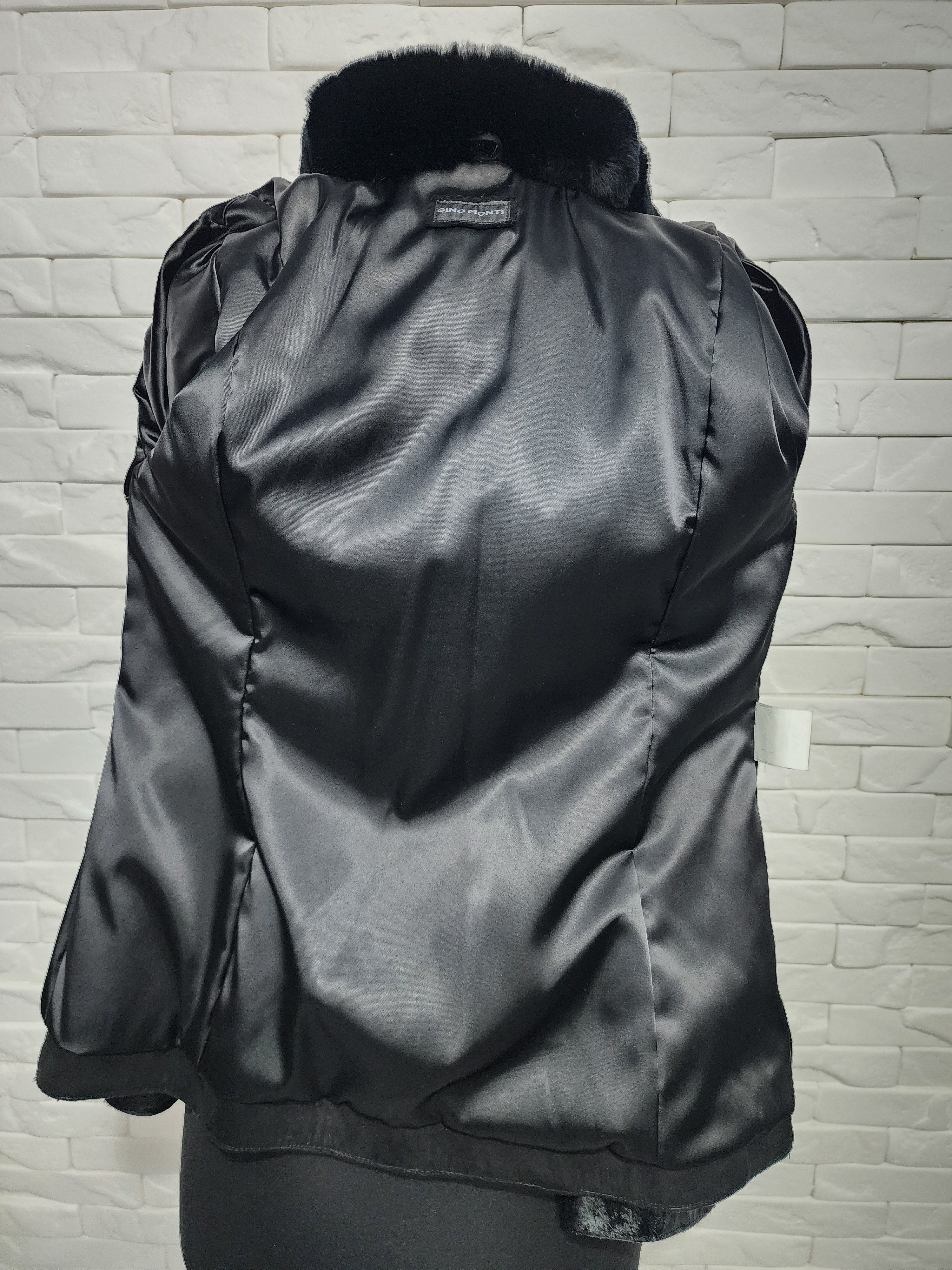 Genuine Leather Women's black fur coat. Size M / US 6-8 / IT 42-44 - 7 Thumbnail