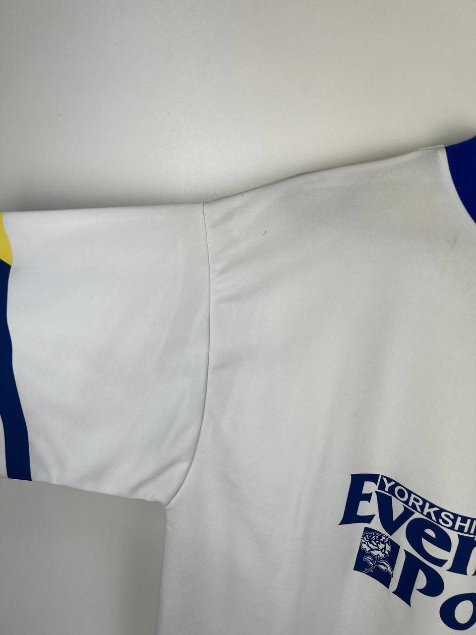 Vintage Leeds United Official Retro soccer t-shirts size L Size US L / EU 52-54 / 3 - 4 Thumbnail