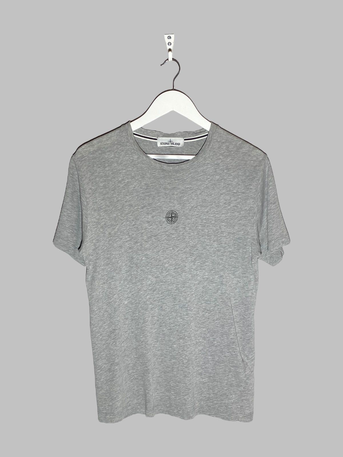 Stone Island 🔥 STONE ISLAND GREY BACK LOGO TEE Size US S / EU 44-46 / 1 - 2 Thumbnail