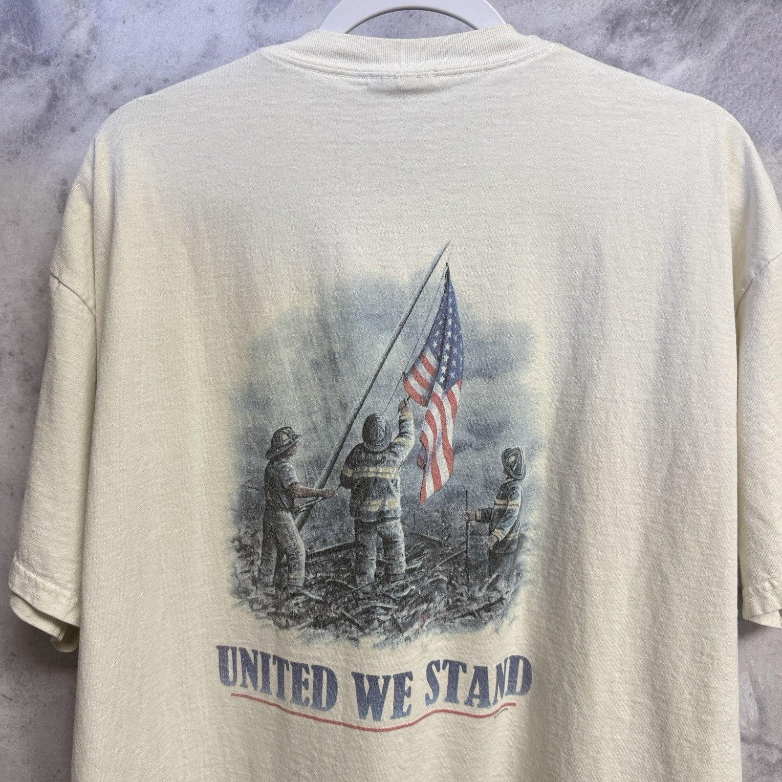 Vintage Vintage United We Stand Beale California Fire Dept T Shirt Size US XL / EU 56 / 4 - 1 Thumbnail
