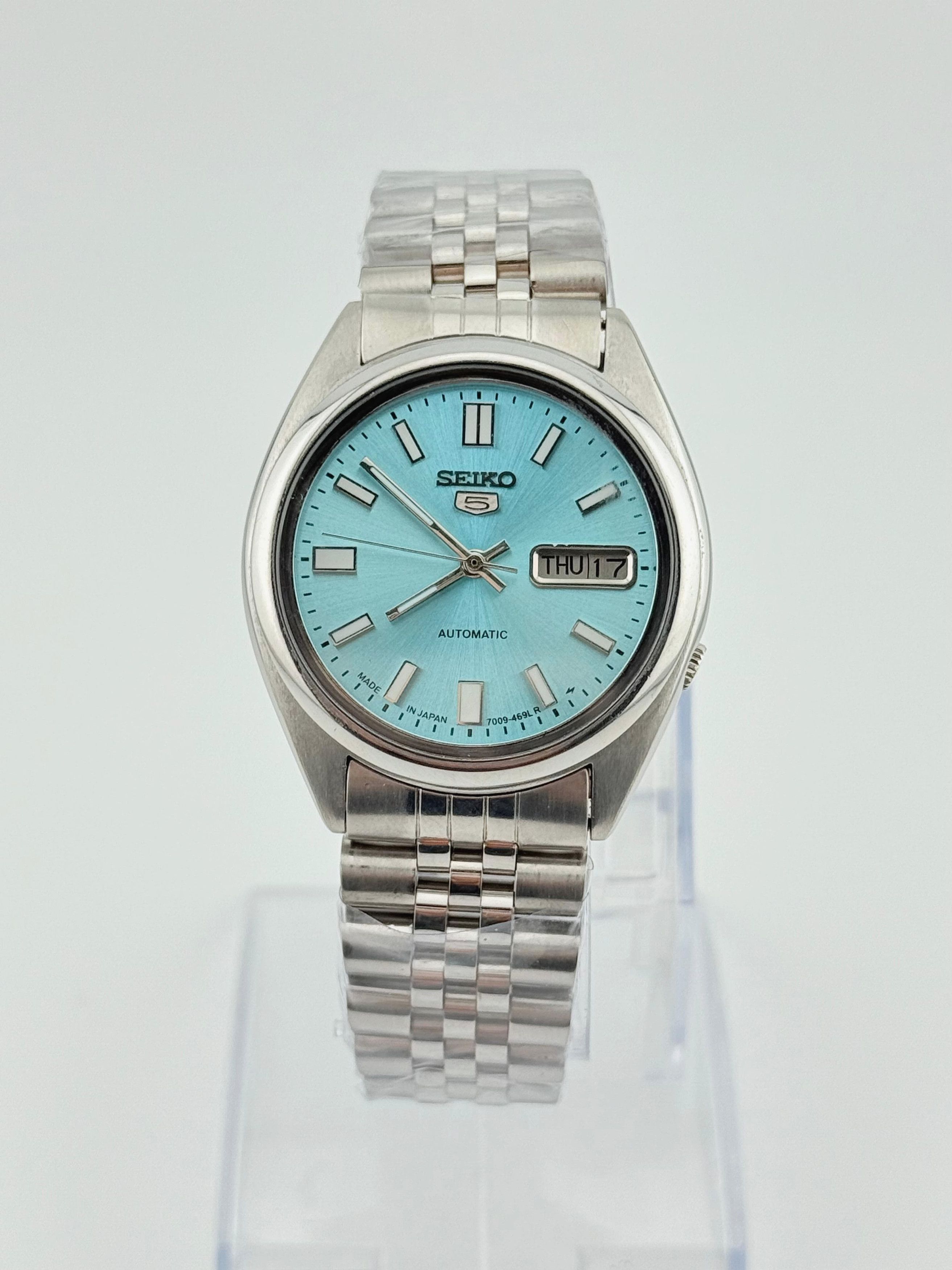 Seiko Classic Men's Seiko 5 Wrist Watch Size 36 - 1 Thumbnail
