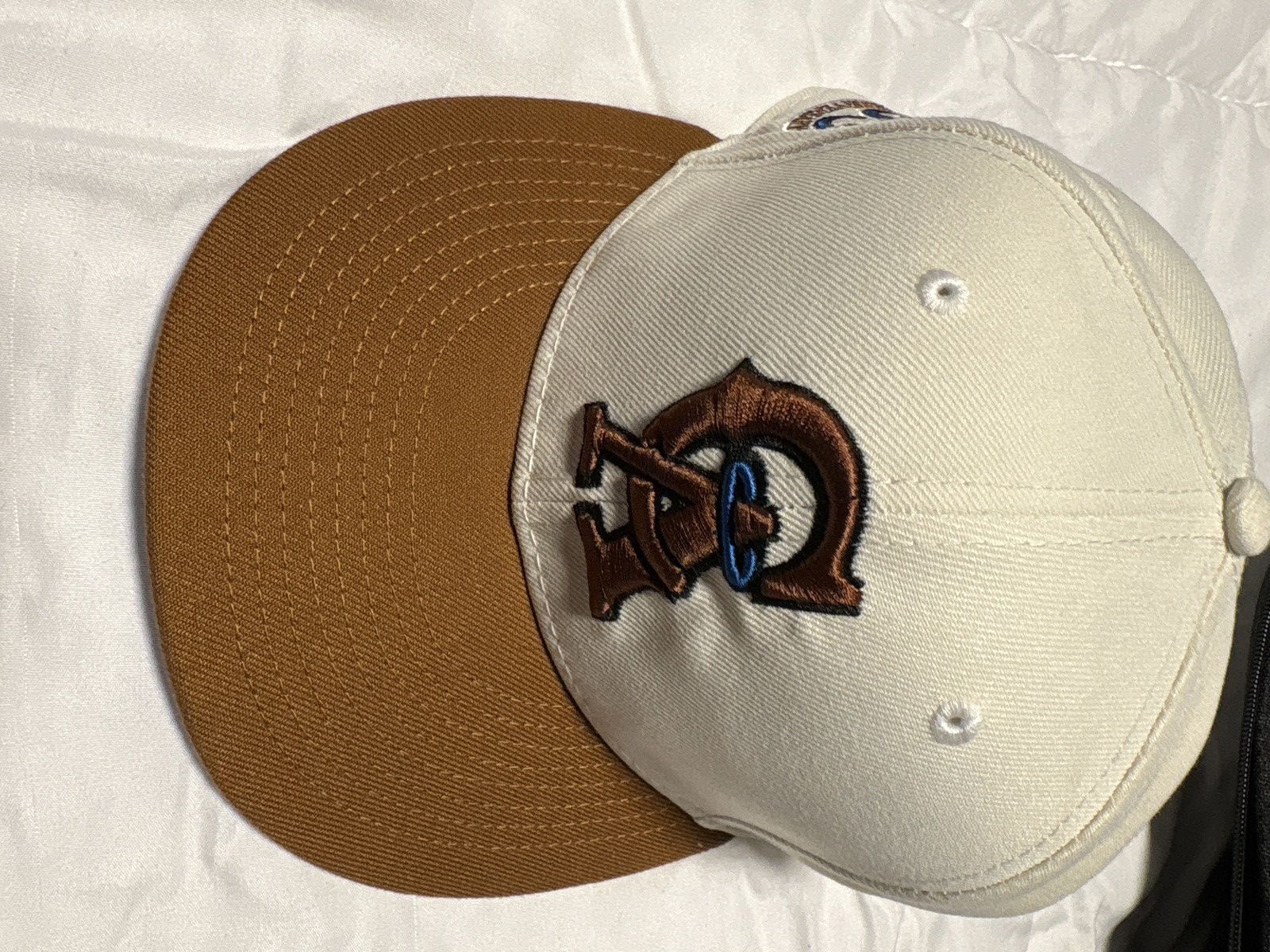 New Era Angel’s Fitted 35th Anniversary Size 7 Size ONE SIZE - 1 Thumbnail