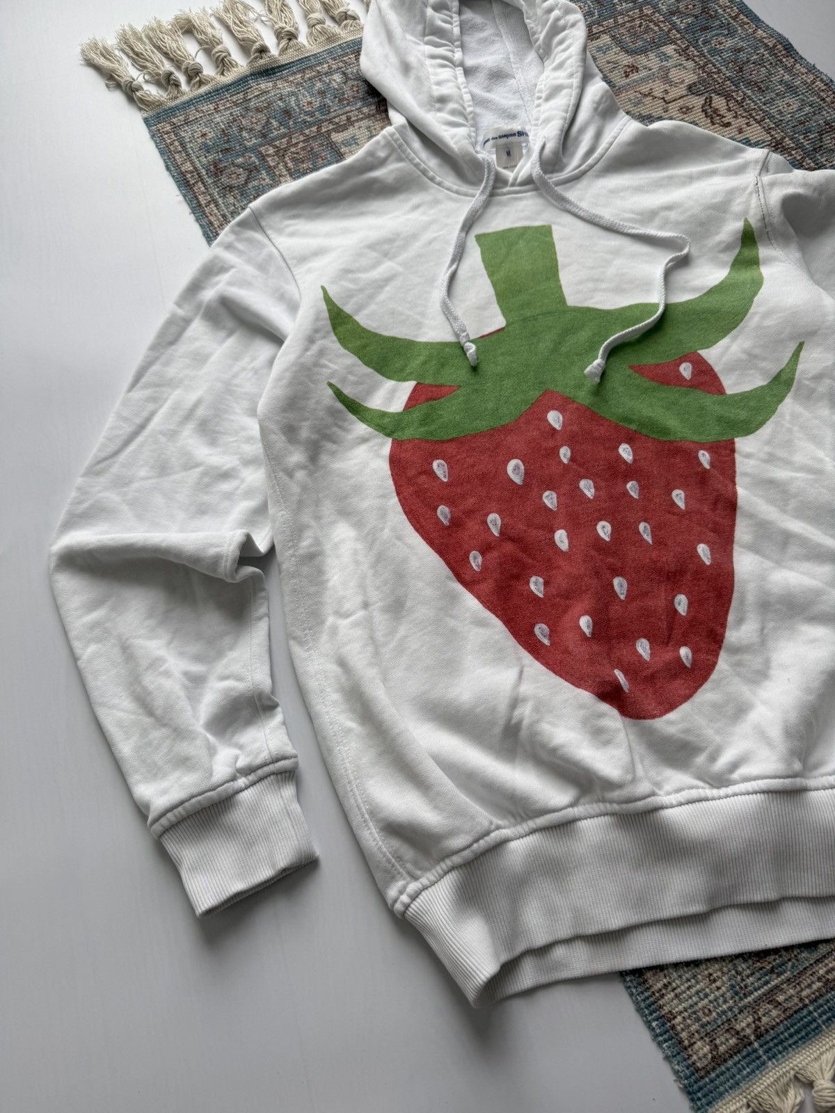 Comme des Garcons Comme des Garçons Strawberry 🍓 Hooded Size US M / EU 48-50 / 2 - 6 Thumbnail