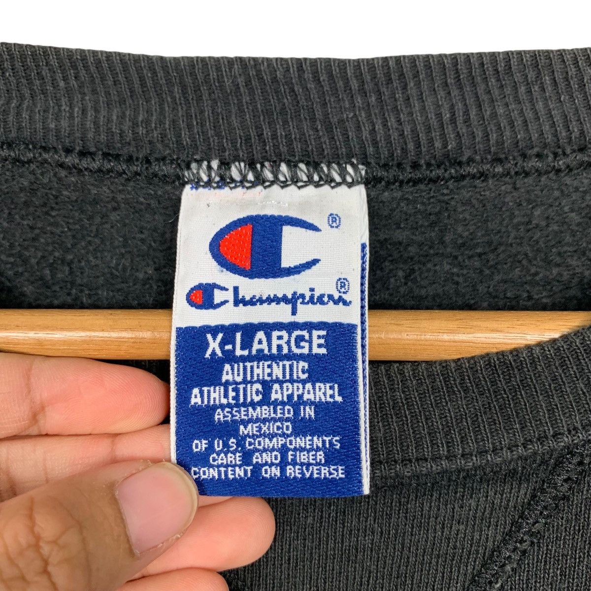 Champion CHAMPION Small Logo Crewneck Sweatshirt #1630-C73 Size US XL / EU 56 / 4 - 9 Thumbnail
