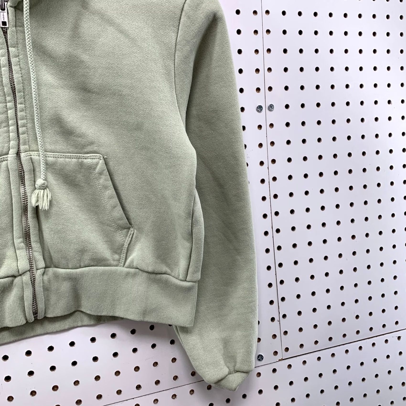 Brandy Melville John Galt Hoodie Womens One Size Pistachio Green Cropped Zip Sweatshirt 18x17.5 Size ONE SIZE - 7 Thumbnail