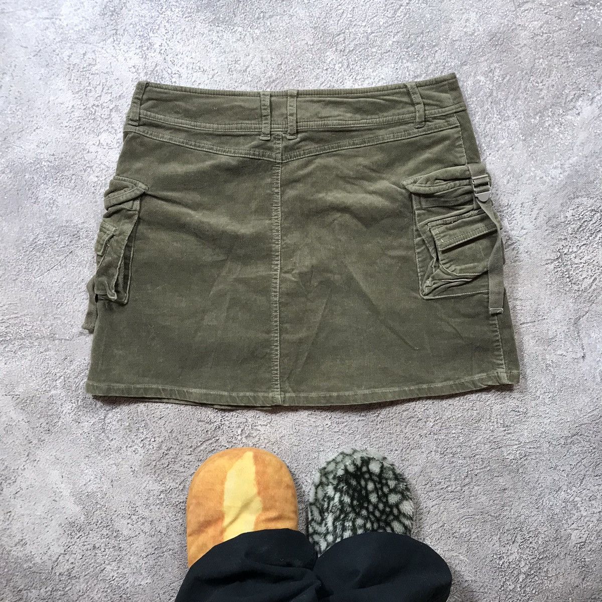 Vintage Vintage Y2K Cargo Mini Skirt Olive Streetwear Skate Baggy 30 Size 30" / US 8 / IT 44 - 4 Thumbnail