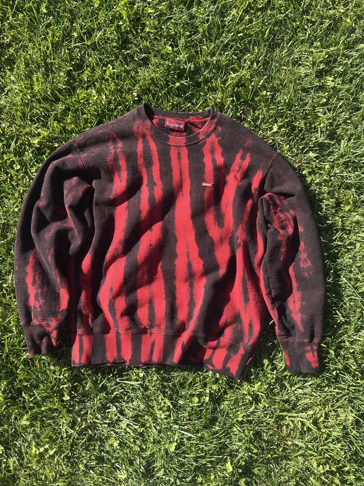 Supreme Supreme Small Box Crewneck Red Tye Dye Size US S / EU 44-46 / 1 - 1 Thumbnail