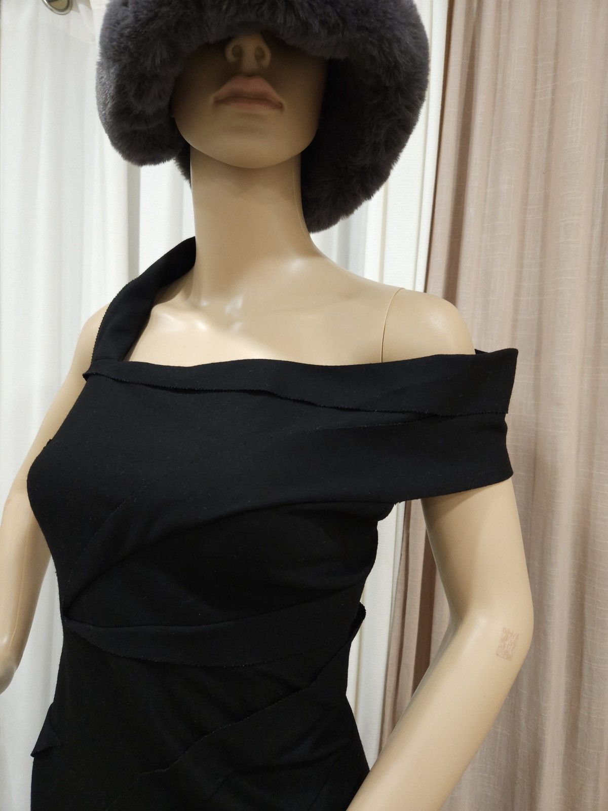 Diane von Furstenberg × Vintage DIANE VON FURSTENBERG Wool Elastic Slim-Fit Ruffled Dress Size S / US 4 / IT 40 - 18 Thumbnail