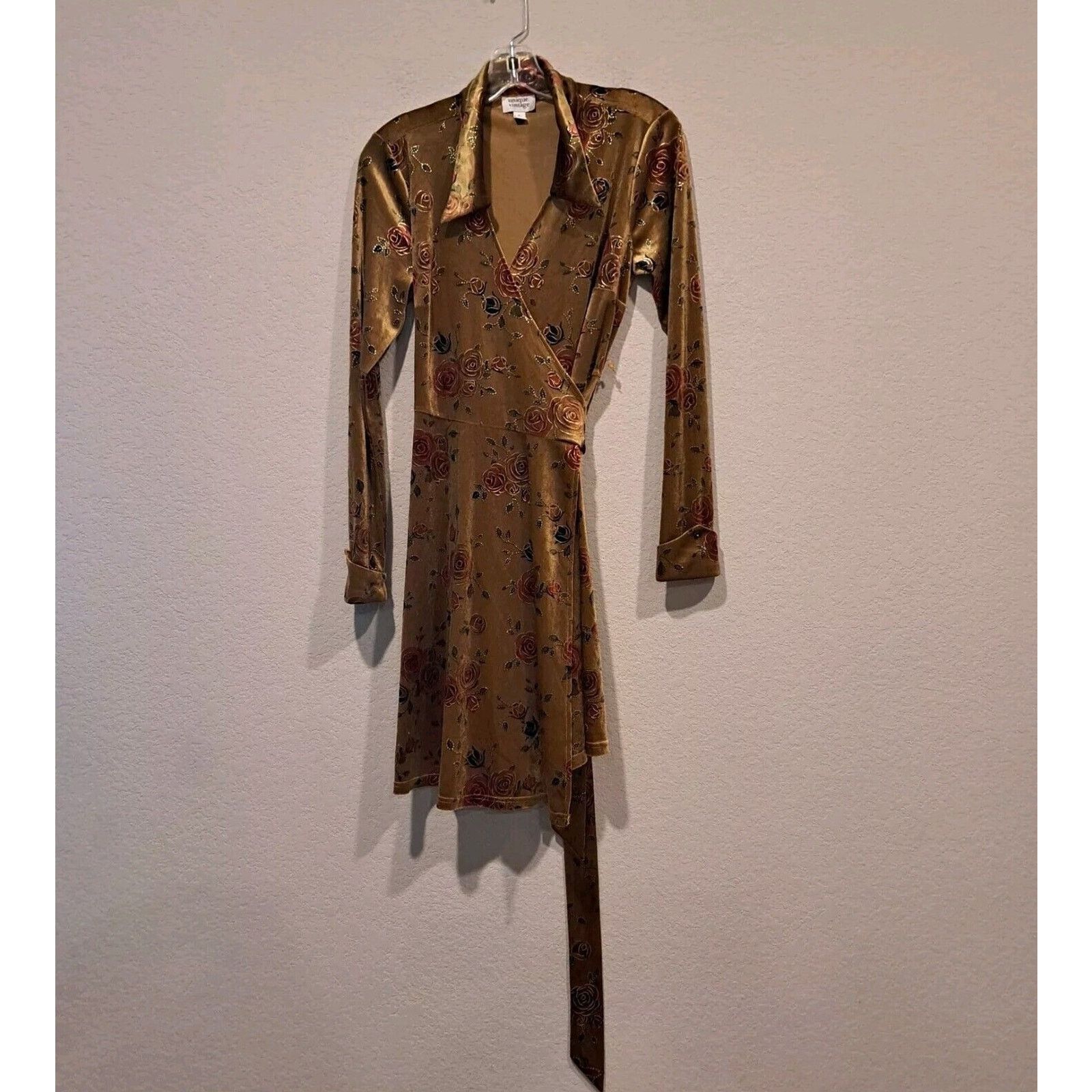 Other Unique Vintage Chartreuse & Red Rose Velvet Wrap Dress M New Size M / US 6-8 / IT 42-44 - 8 Thumbnail