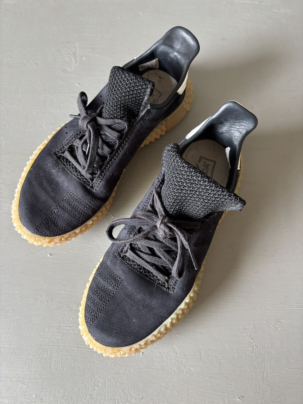 Adidas Adidas Kamanda Black Gum Mens Sneakers Soccer-Inspired Shoes Size 7 (CQ2220) Size US 7 / EU 40 - 3 Thumbnail