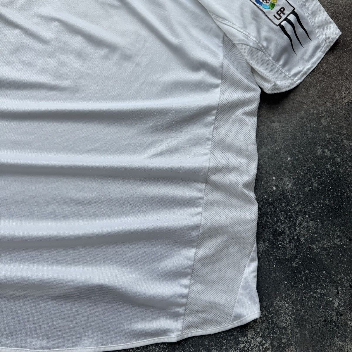Adidas 2004/2005 Real Madrid Iconic Home Adidas Vintage Jersey Size US XL / EU 56 / 4 - 10 Thumbnail