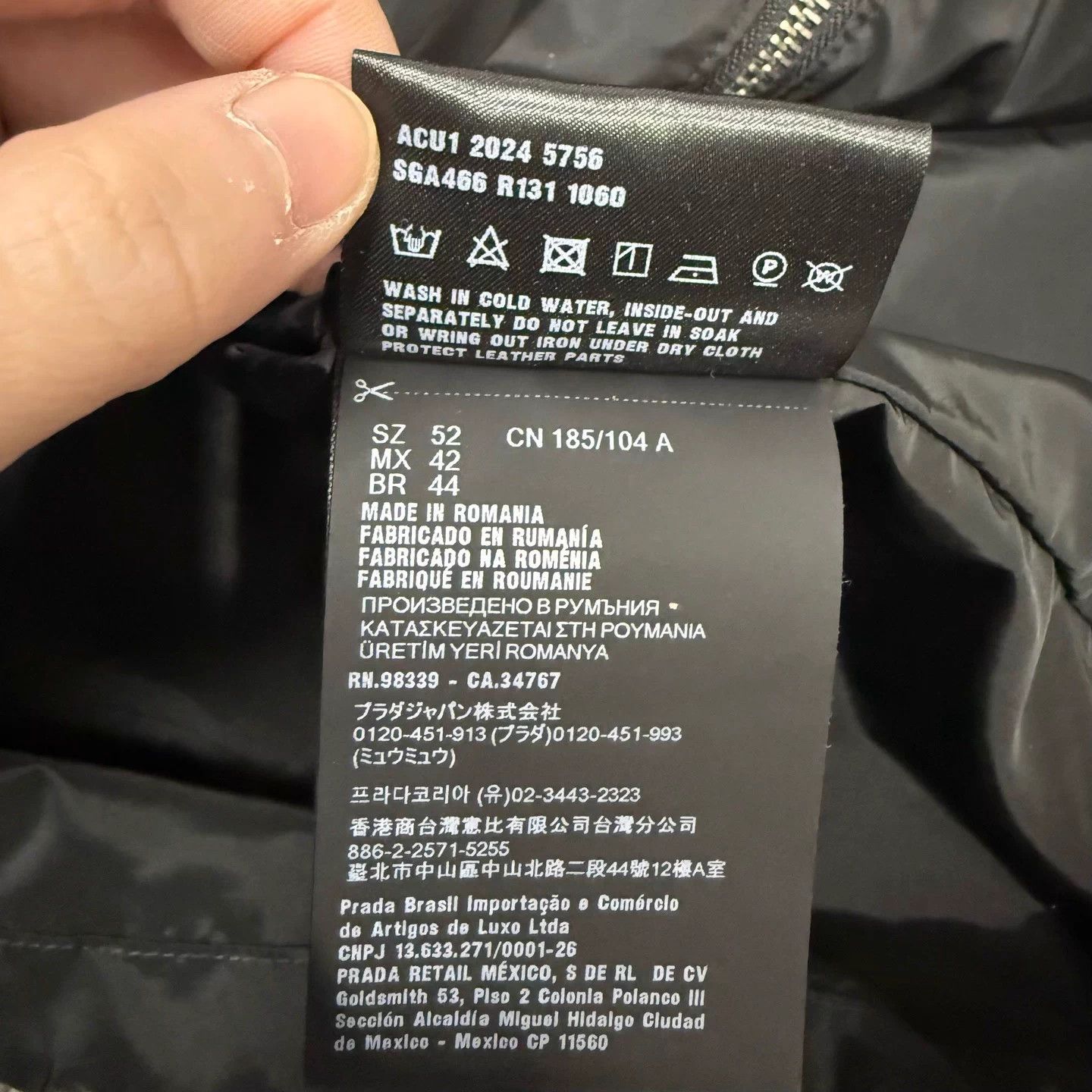 Prada Prada Deadstock Black Nylon Triangle Logo Zip 52 Size US L / EU 52-54 / 3 - 5 Thumbnail