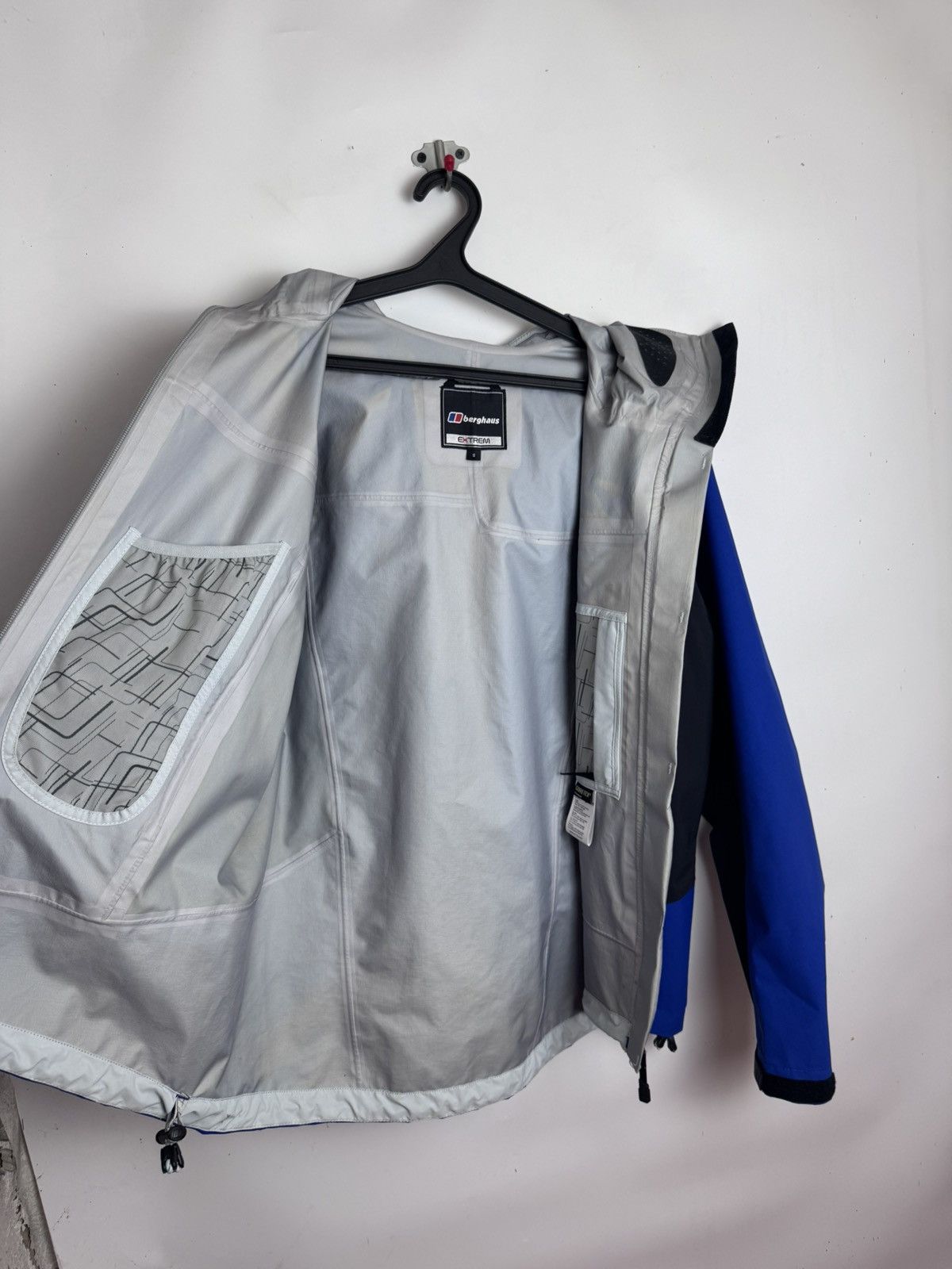 Berghaus Very Rare Berghaus Attrition II GORE-TEX® Pro Shell Size US S / EU 44-46 / 1 - 15 Thumbnail