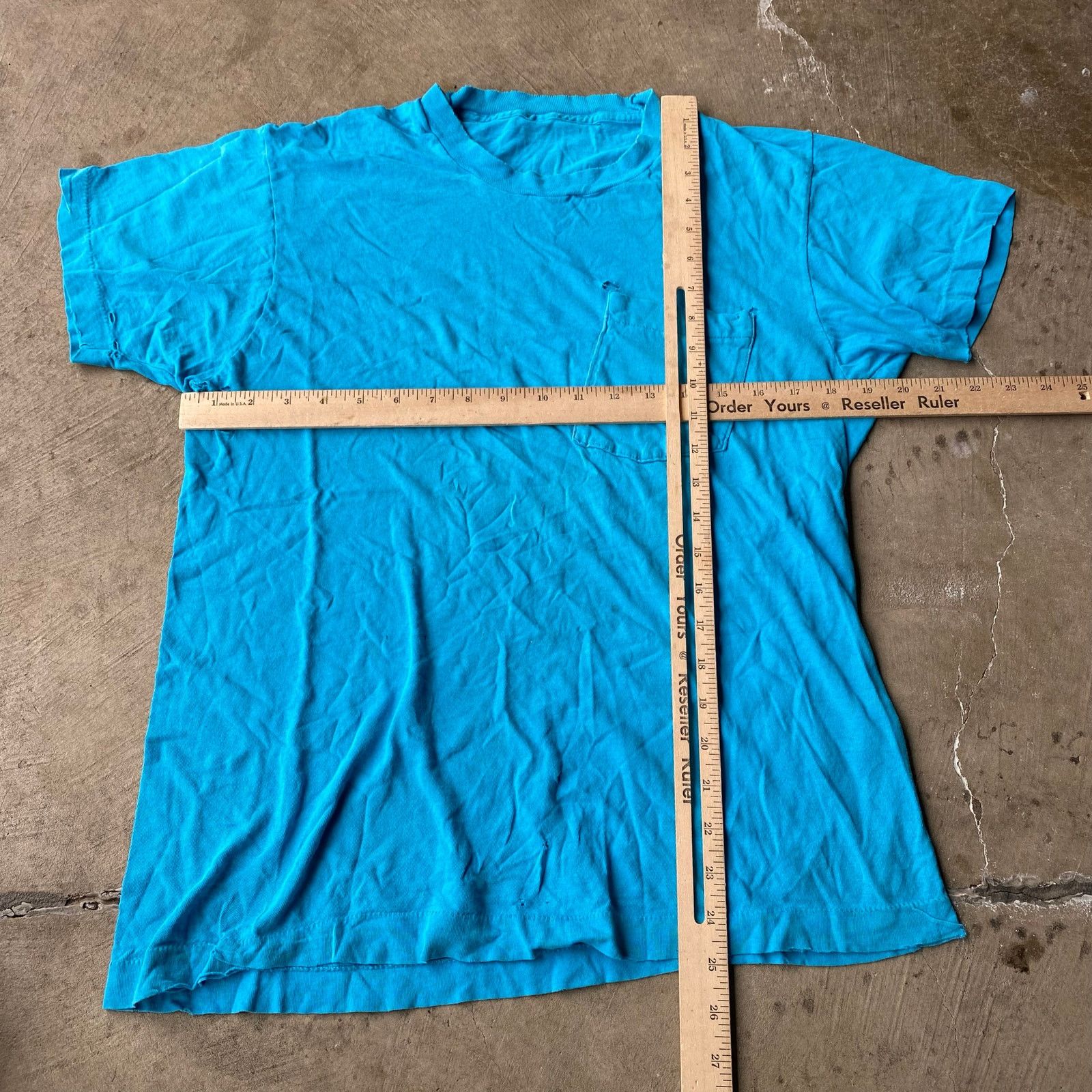 Vintage VINTAGE 80S TEAL DISTRESSED T-SHIRT SZ MEDIUM Size US M / EU 48-50 / 2 - 5 Thumbnail