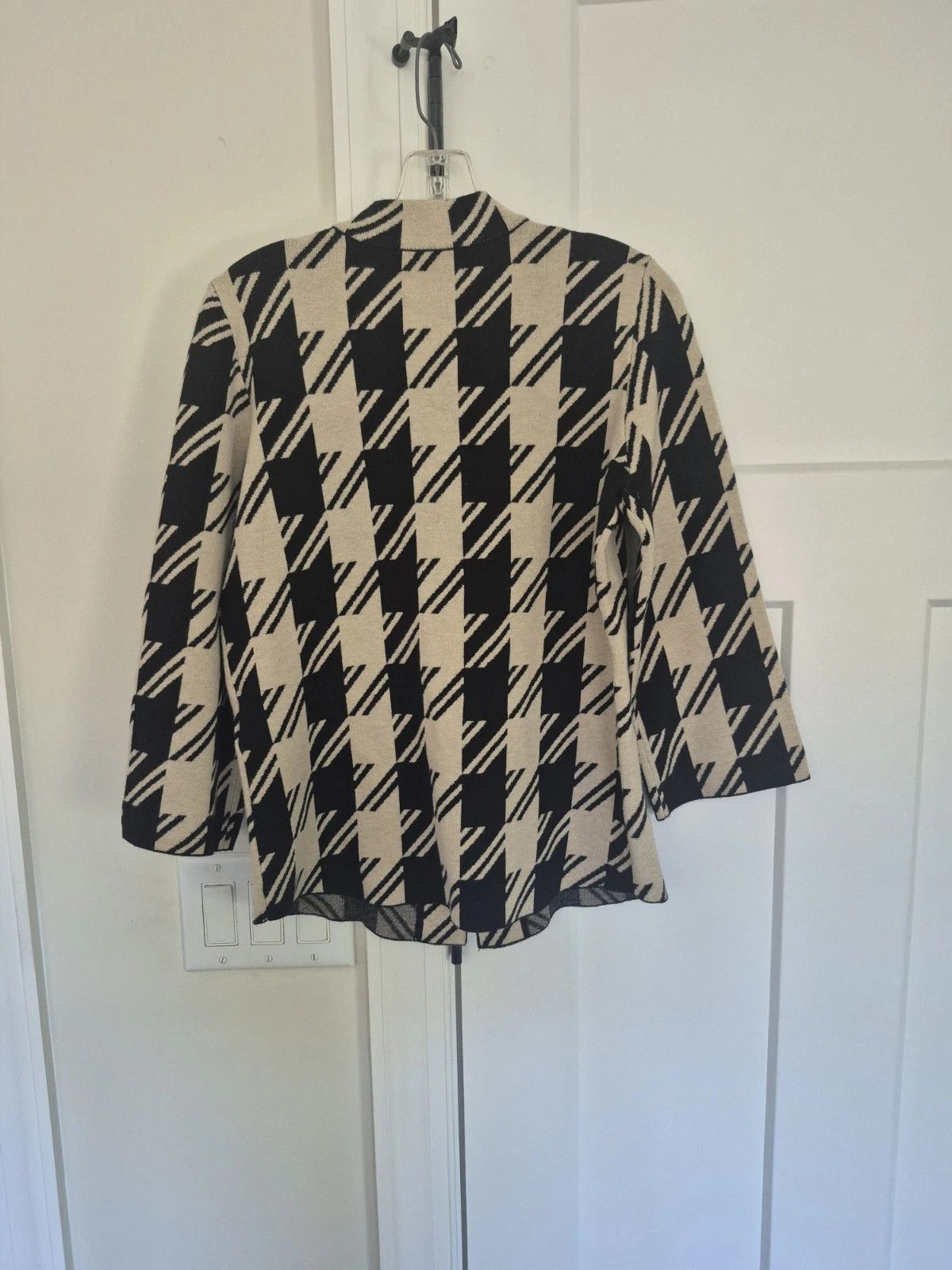 Joseph Ribkoff Cardigan Black & Sand Houndstooth Motif Jacket Size S NEW Size S / US 4 / IT 40 - 9 Thumbnail