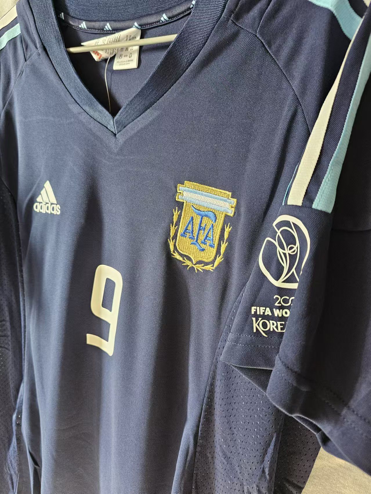Adidas 2002 Argentina #9 Batistuta Jersey L Size US L / EU 52-54 / 3 - 4 Thumbnail