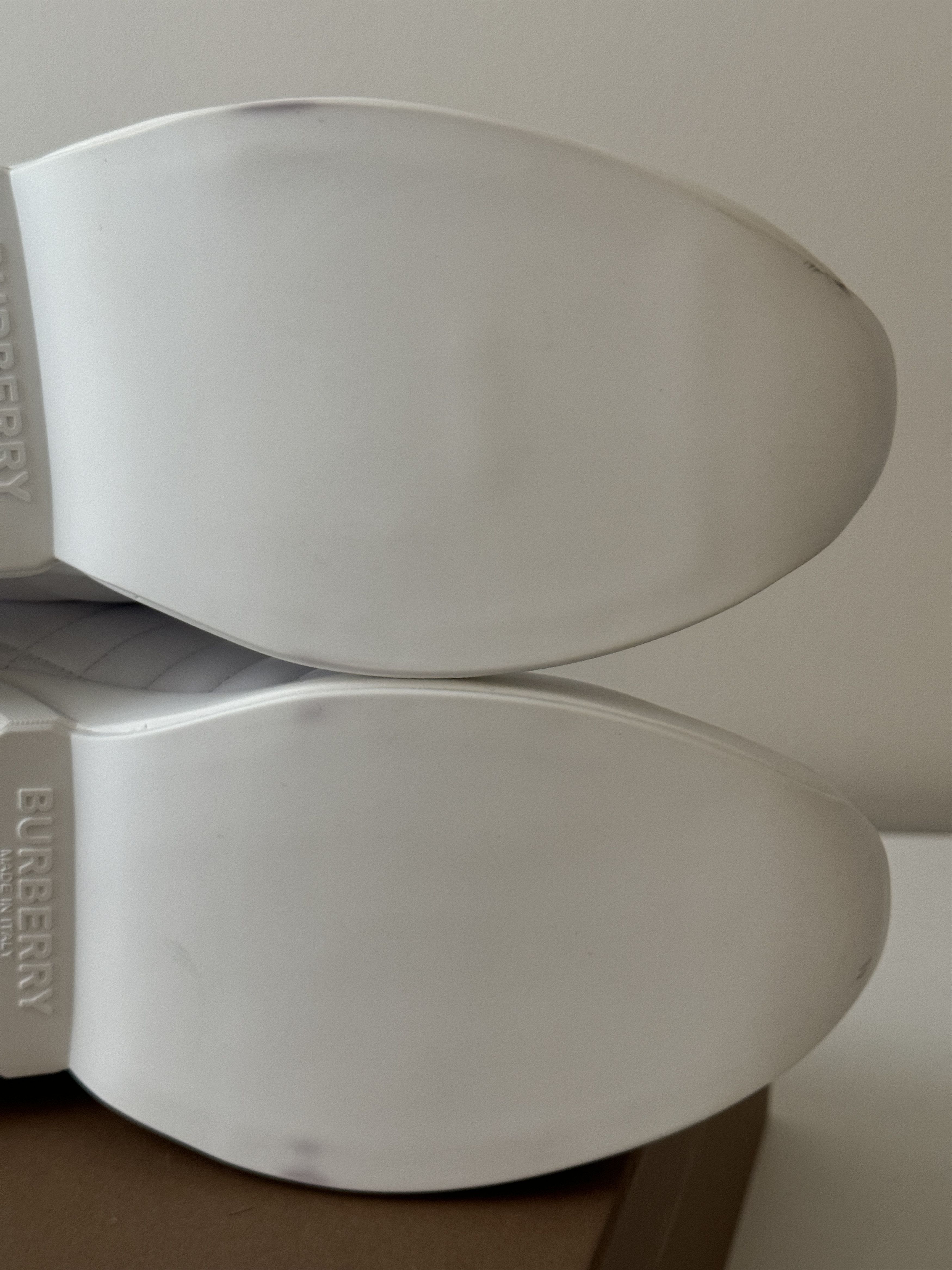 Burberry Size 45 - Burberry Quilted White Sneakers axburton Size US 12 / EU 45 - 9 Thumbnail