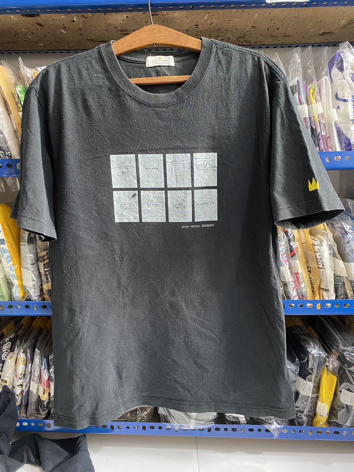 Jean-Michel Basquiat UNIQLO X JEAN MECHELLE BASQUIAT TSHIRT Size US L / EU 52-54 / 3 - 1 Thumbnail