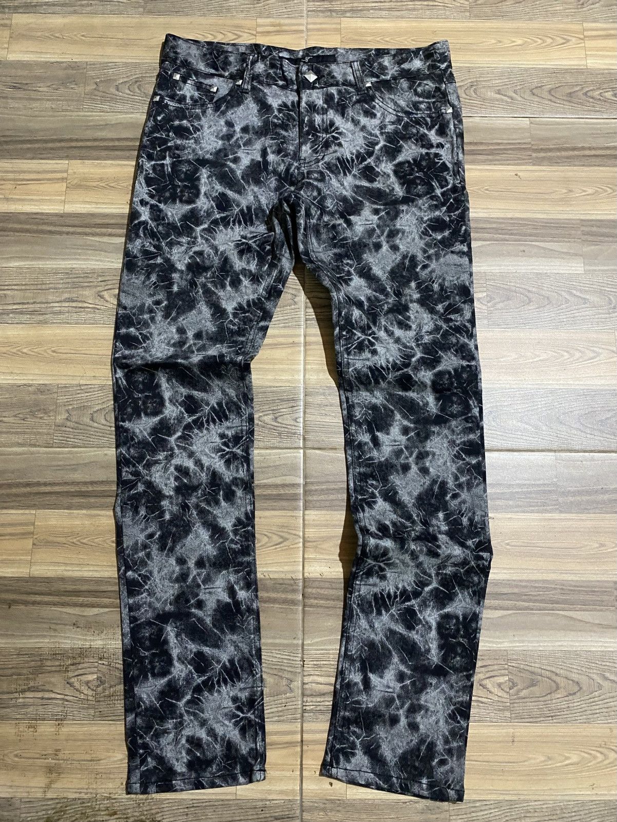 NO ID NO ID SPLATTER STUDDED SKINNY PANTS Size US 30 / EU 46 - 1 Thumbnail