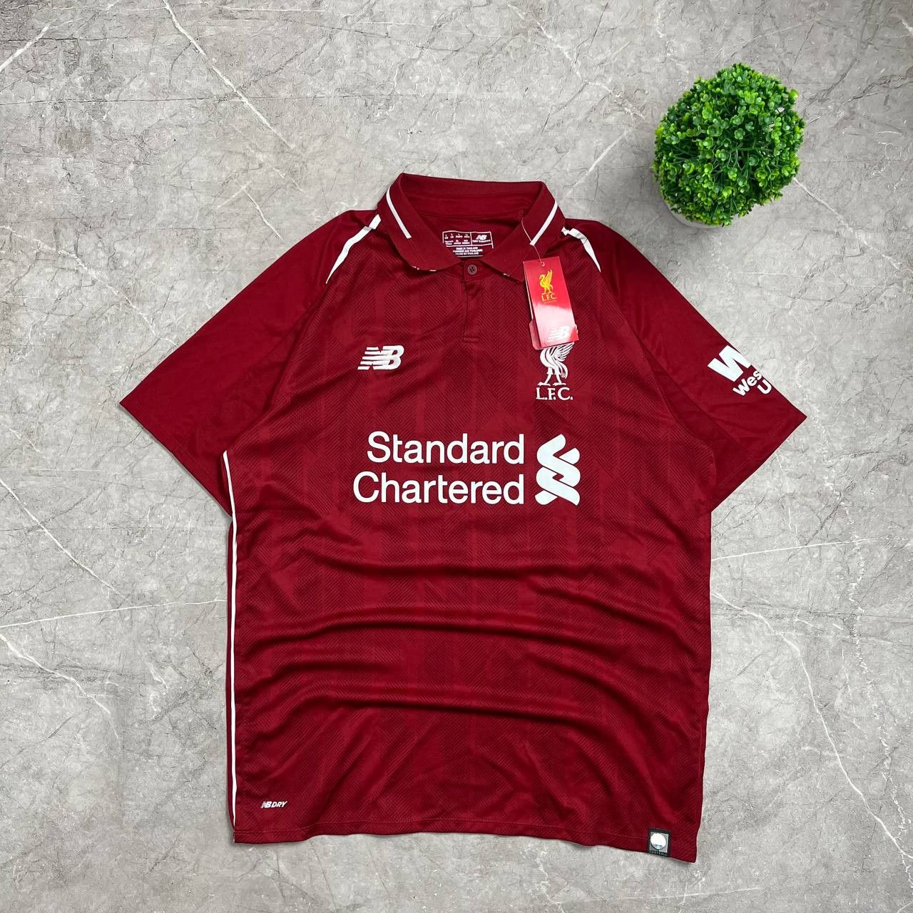 New Balance NWT New Balance Liverpool Jersey 2018/2019 #11 M.SALAH Size US L / EU 52-54 / 3 - 16 Thumbnail