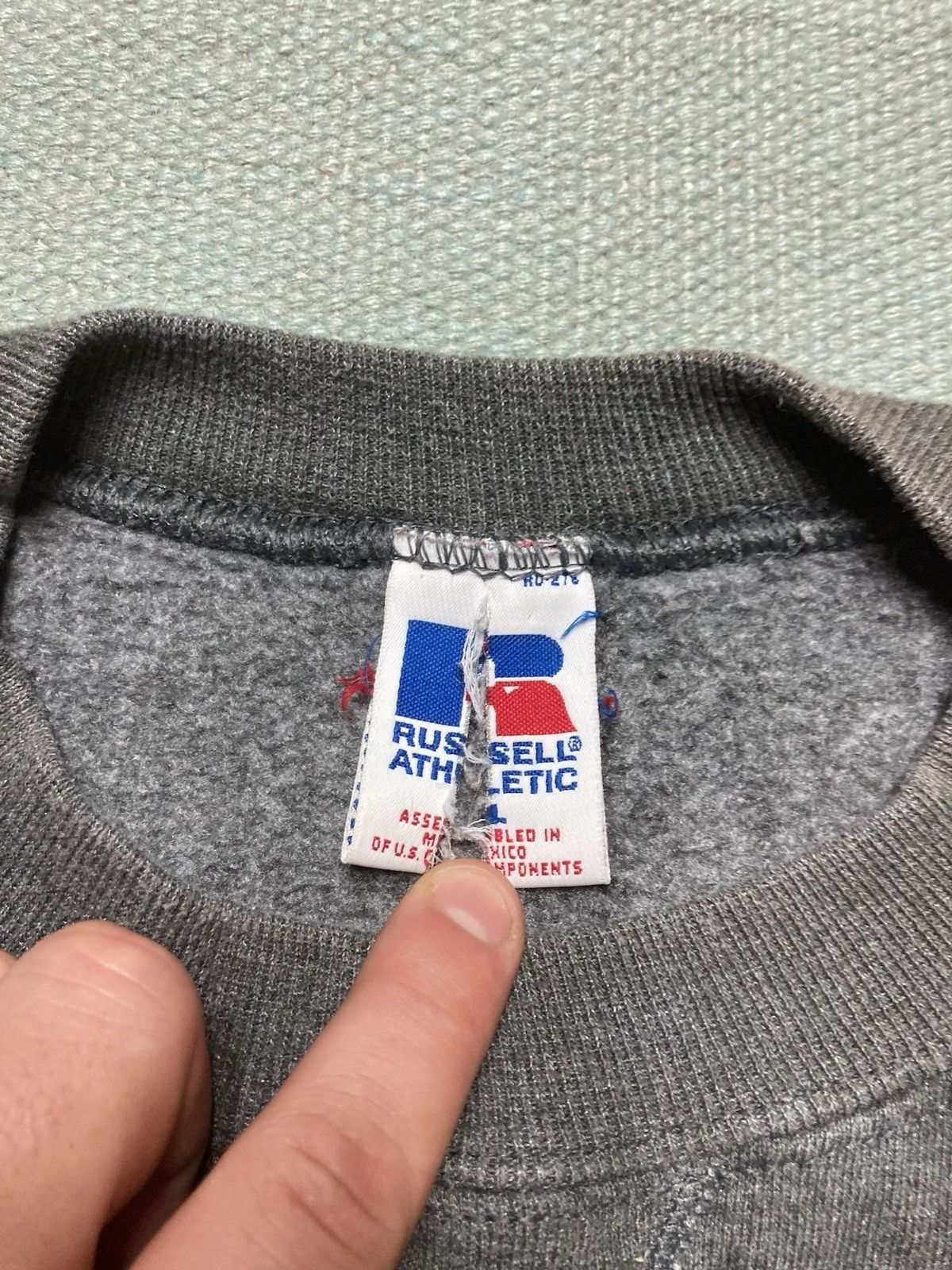 Russell Athletic × Vintage 90s crewneck sweatshirt Russell athletic gray blank paint XL Size US XL / EU 56 / 4 - 5 Thumbnail