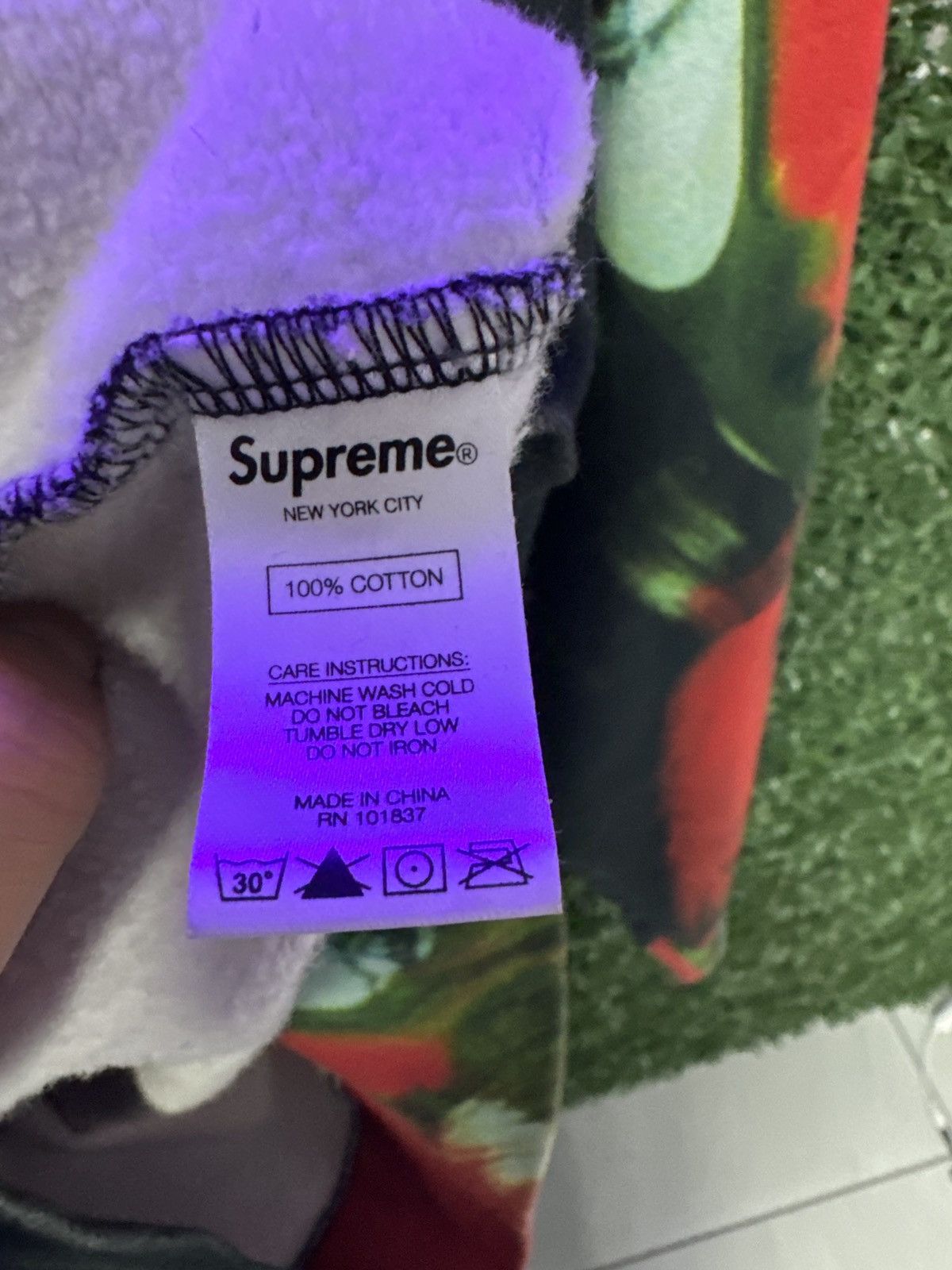 Supreme Supreme Hoodie Red Multi Size US L / EU 52-54 / 3 - 5 Thumbnail