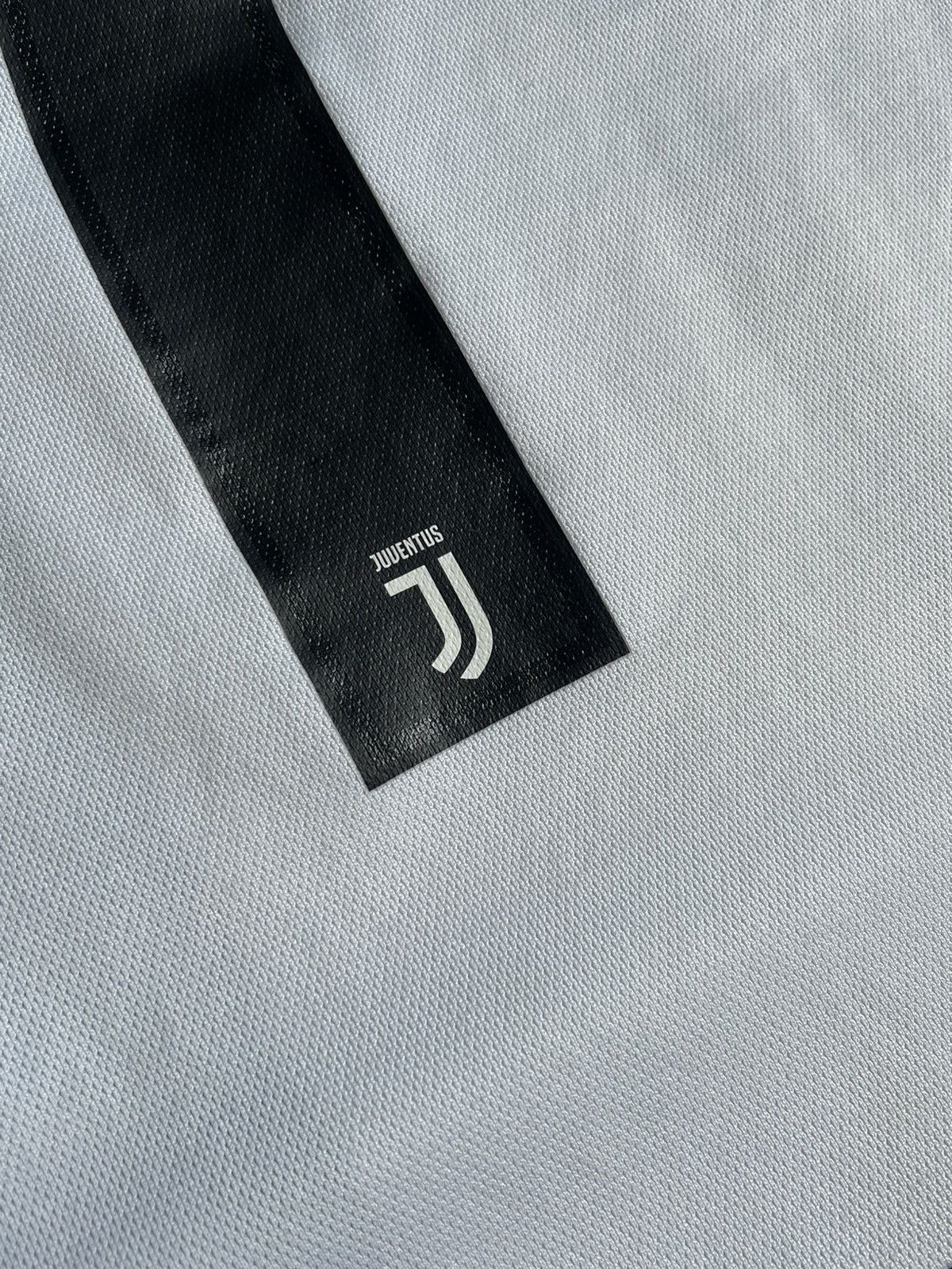 Vintage Cristiano Ronaldo Adidas Juventus 2018/19 Home Jersey Size US S / EU 44-46 / 1 - 5 Thumbnail