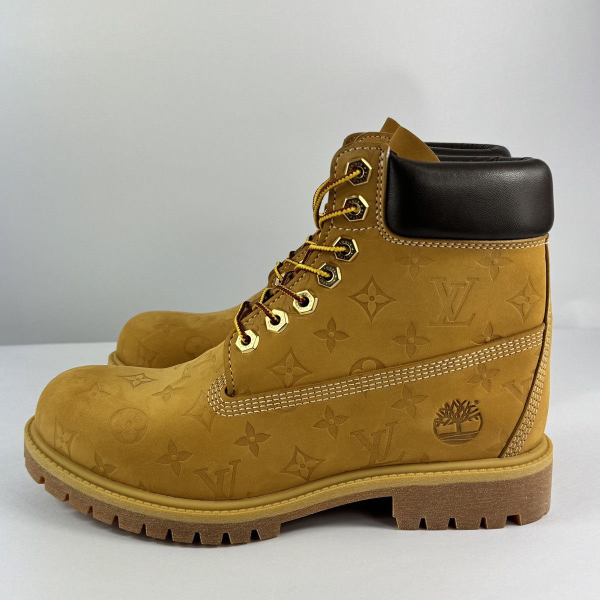 Louis Vuitton x TIMBERLABD MONOGRAM BOOTS Size US 9 / EU 42 - 7 Thumbnail