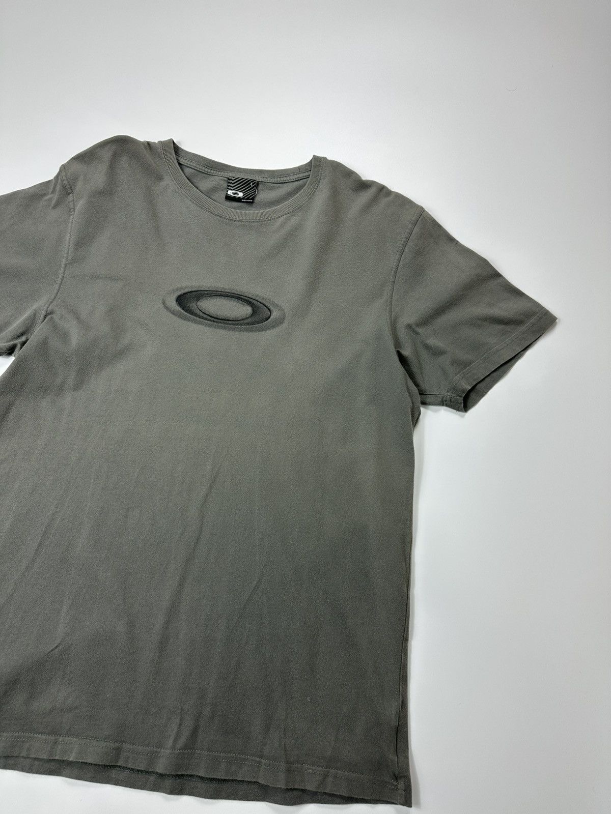 Oakley Vintage Oakley T-shirt Big Logo Gray Size US L / EU 52-54 / 3 - 4 Thumbnail