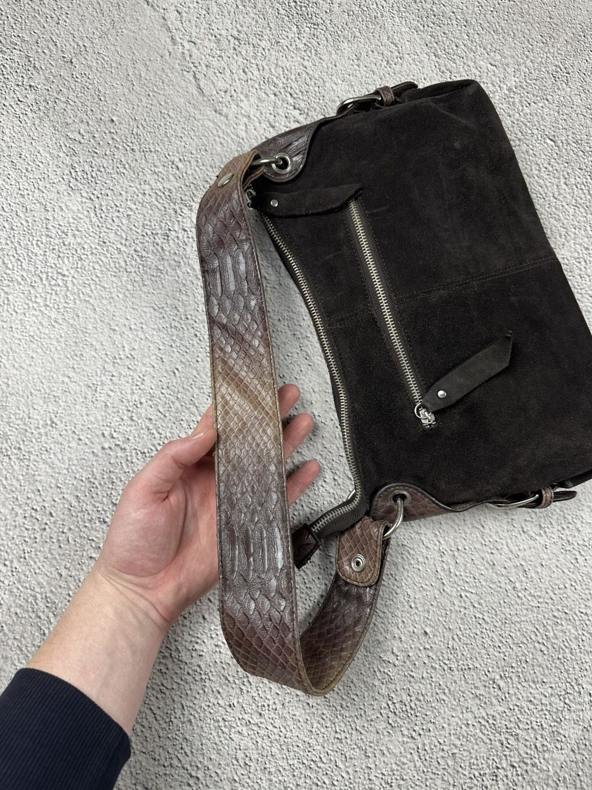 Guess Vintage Guess Style Bag Suede Canvas Y2K Logo Faded SK8 Size ONE SIZE - 11 Thumbnail