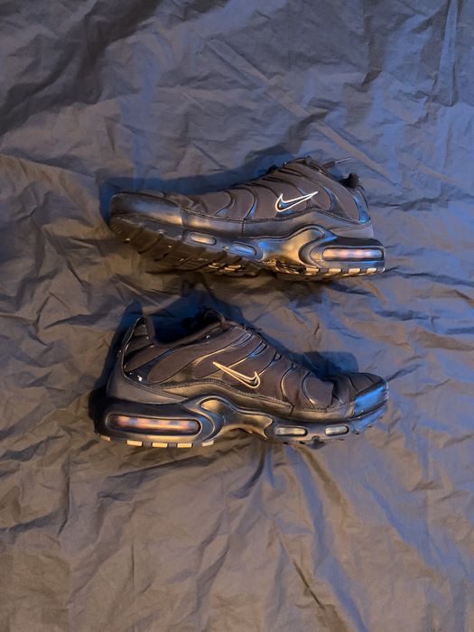 nike air tn black and gold