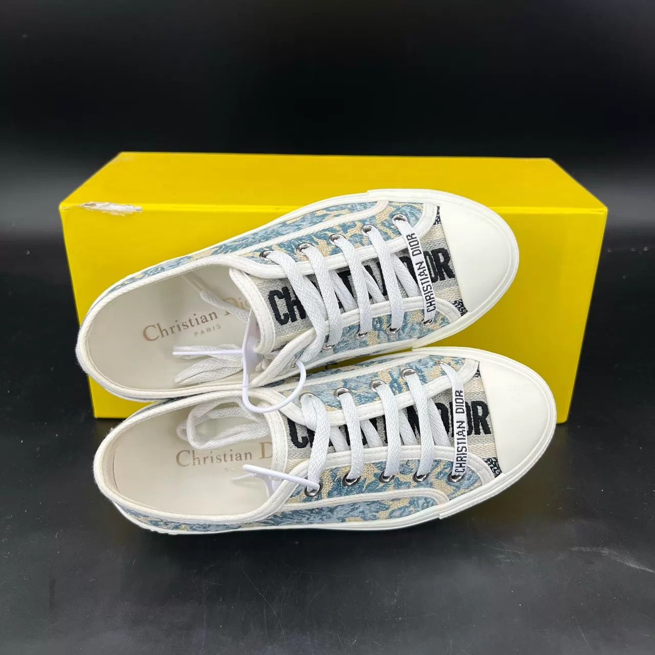 Dior DIOR Walk'n'Dior Cotton Embroidered 34.5 Worn Once Size US 4 / IT 34 - 7 Thumbnail