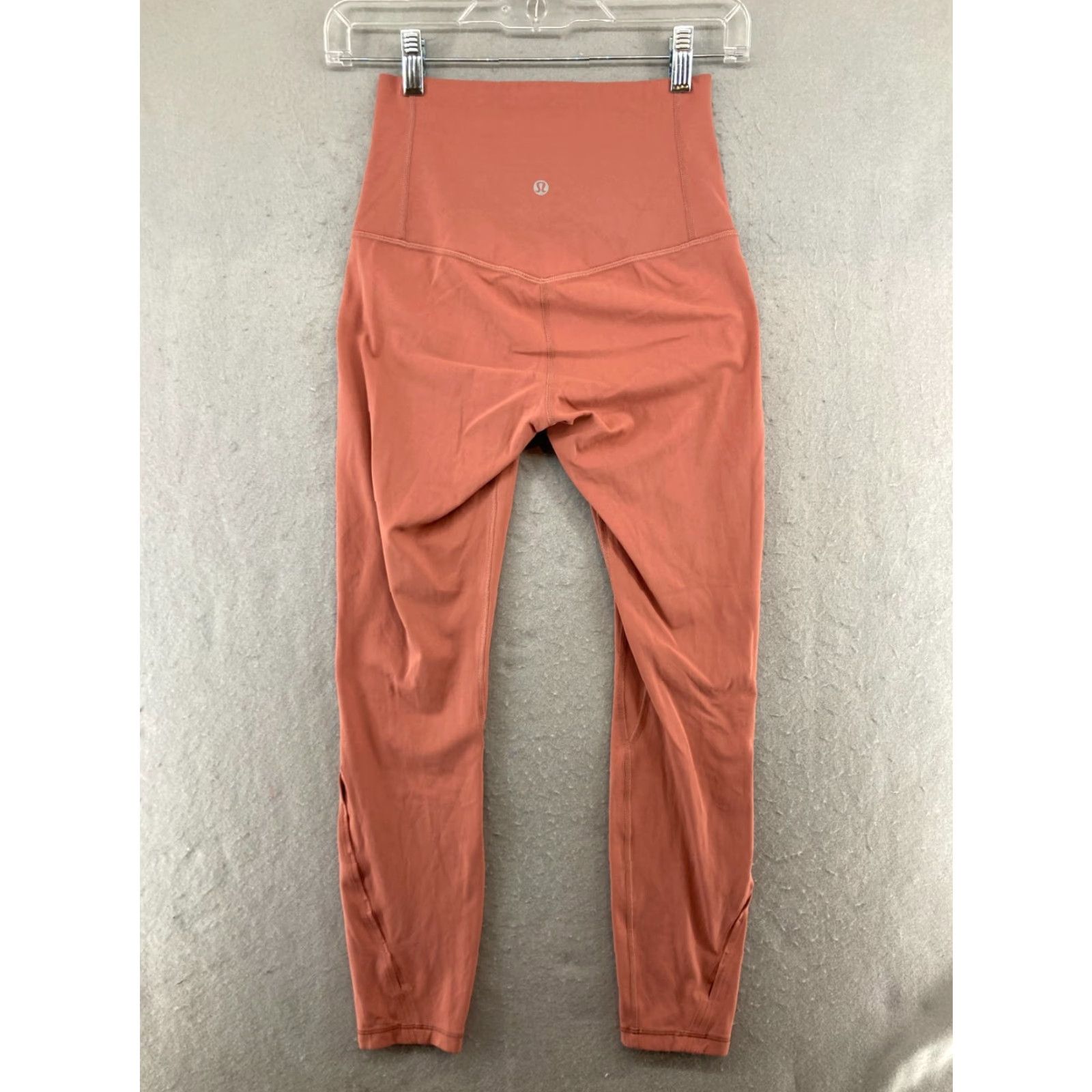 Lululemon Lululemon Womens Yoga Pants 4 Peach Athletic Cropped Pants Athletic Women Size 4 Peach Yoga Athleisure Size 27" / US 4 / IT 40 - 7 Thumbnail
