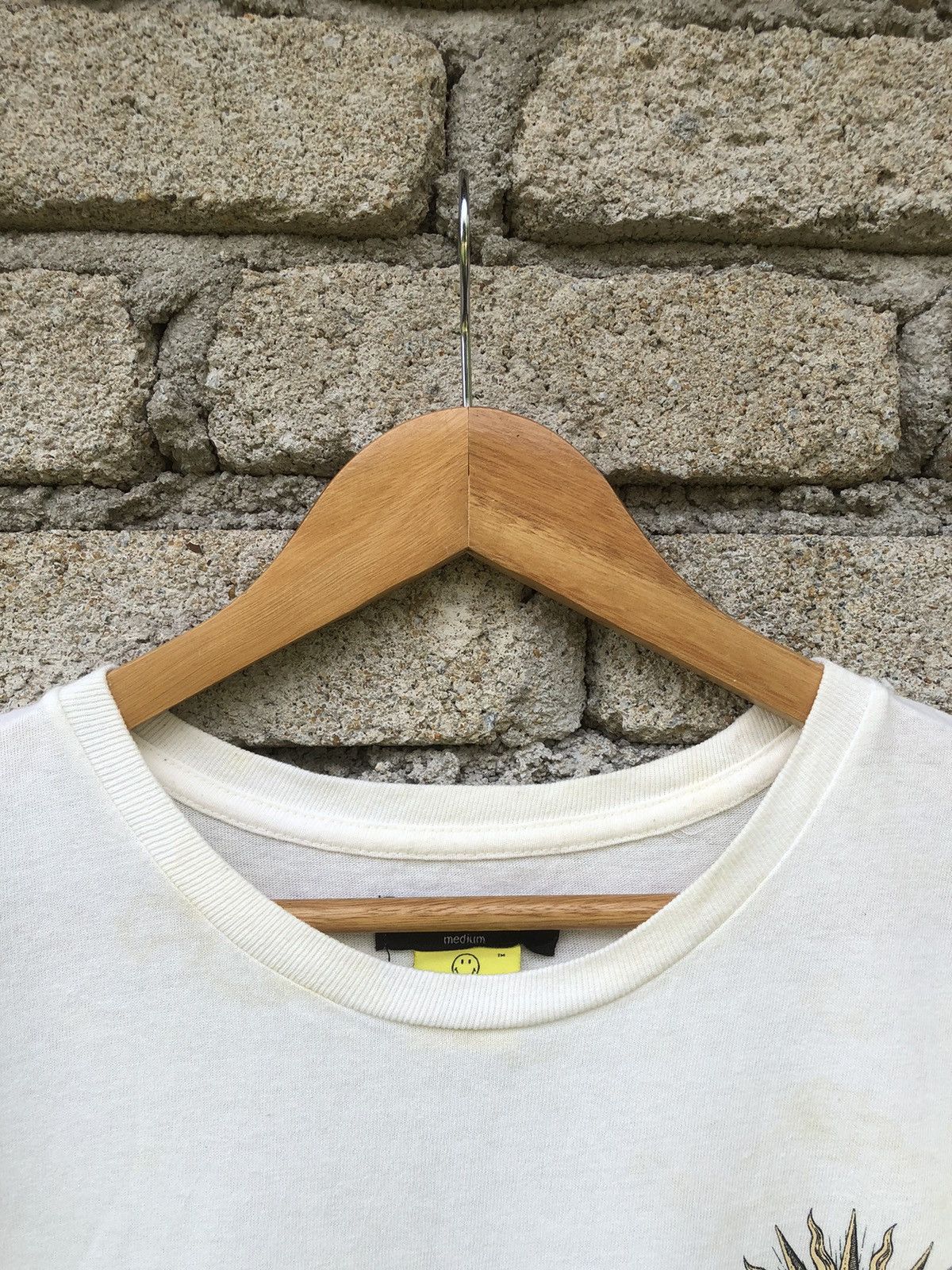 Japanese Brand RARE RSQ x Smiley Spread Warmth Backhit Tee Size US L / EU 52-54 / 3 - 13 Thumbnail