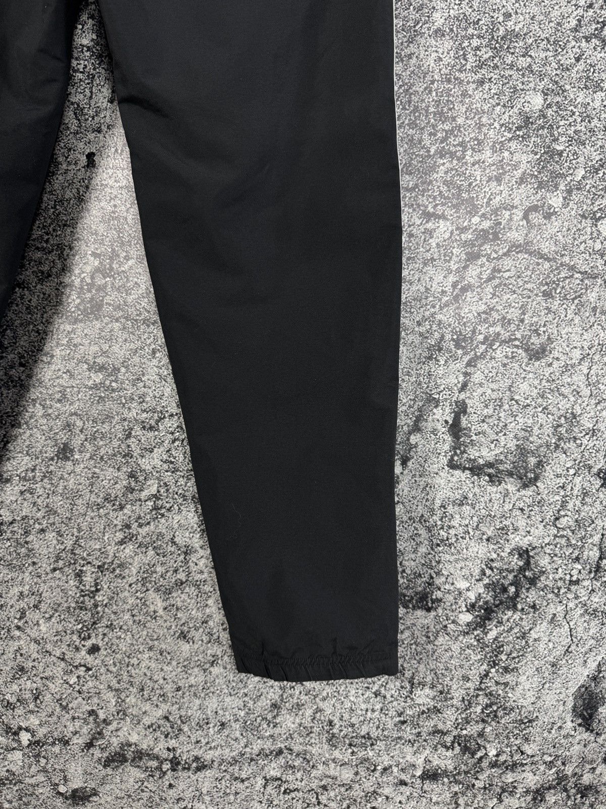 Nike Nike Track Pants Vintage 90s Style Zip Cuffs Y2K Size L Size US 36 / EU 52 - 16 Thumbnail
