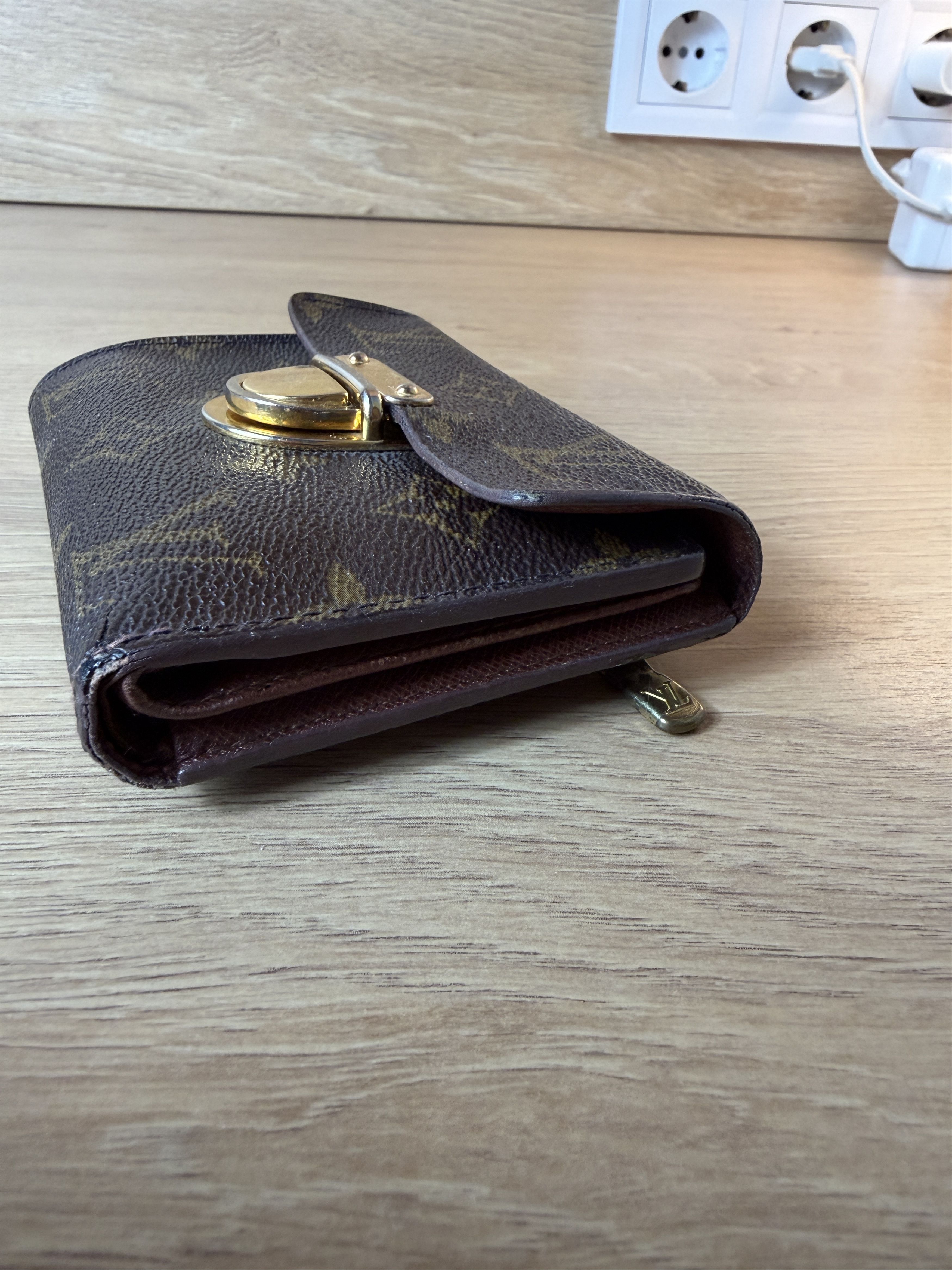 Louis Vuitton vintage louis vuitton wallet monogram Size ONE SIZE - 10 Thumbnail