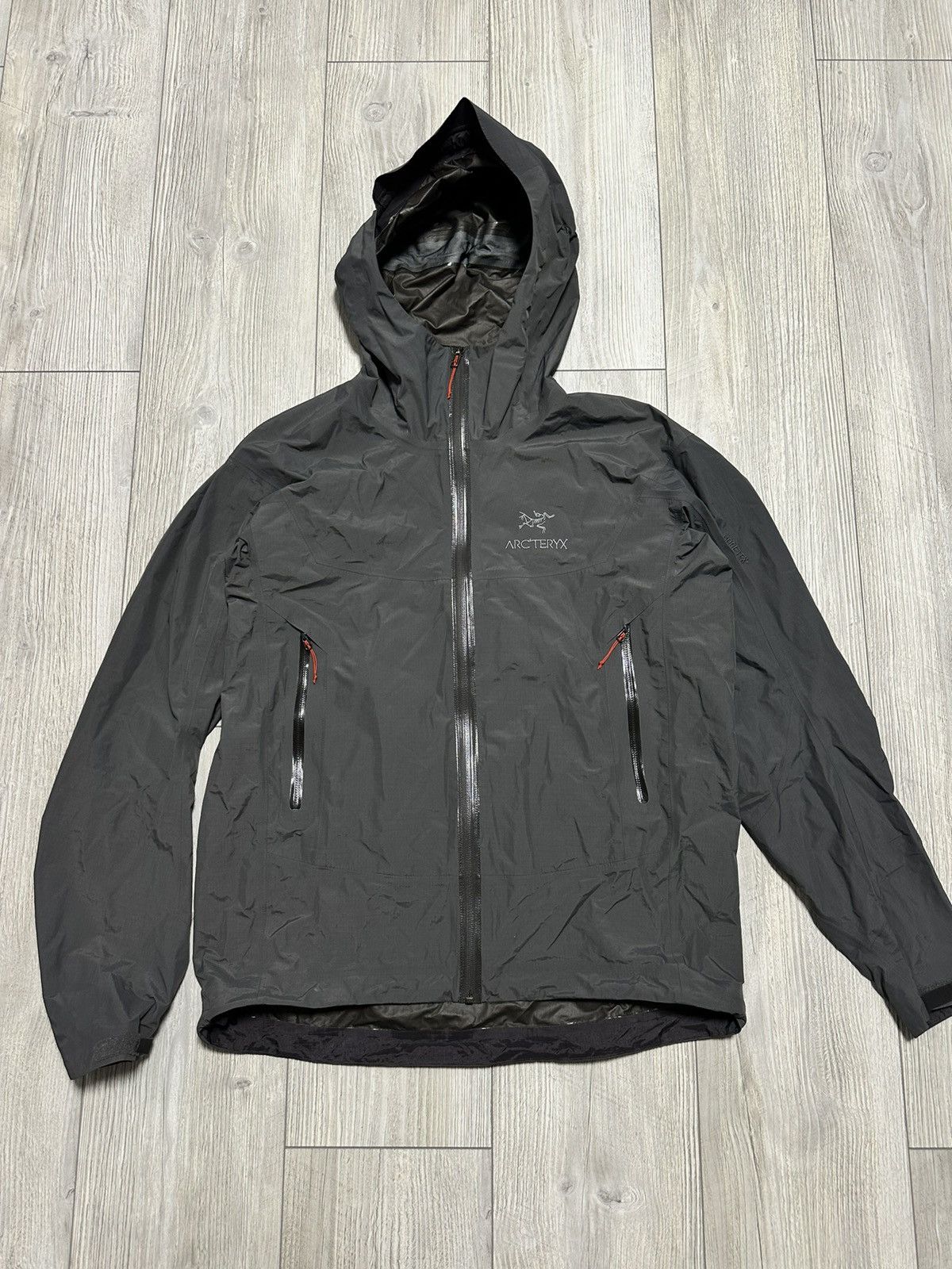 image of Arcteryx Beta Sl Hybrid Goretex Mens Jacket Gorpcore in Grey (Size Medium)