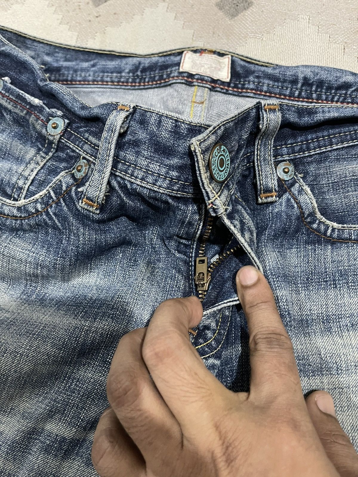 Levi's Vintage Clothing 2000s LEVIS REDLOOP JAPAN DISTRESSED FLARE JEANS RARE Size 28" / US 6 / IT 42 - 8 Thumbnail
