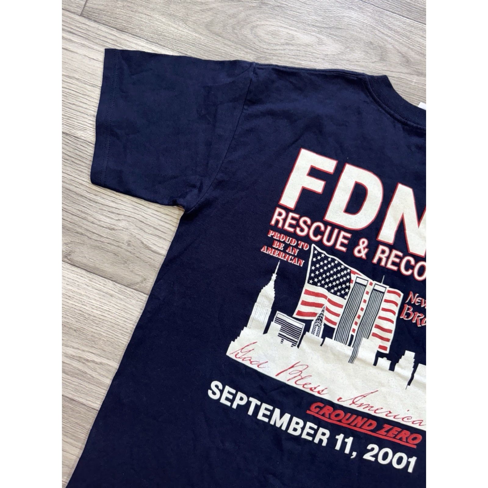 Gildan VINTAGE FDNY 9/11 Rescue Recovery Ground Zero Twin Towers T-Shirt Navy M Shirt Mens 2001 Size US M / EU 48-50 / 2 - 4 Thumbnail
