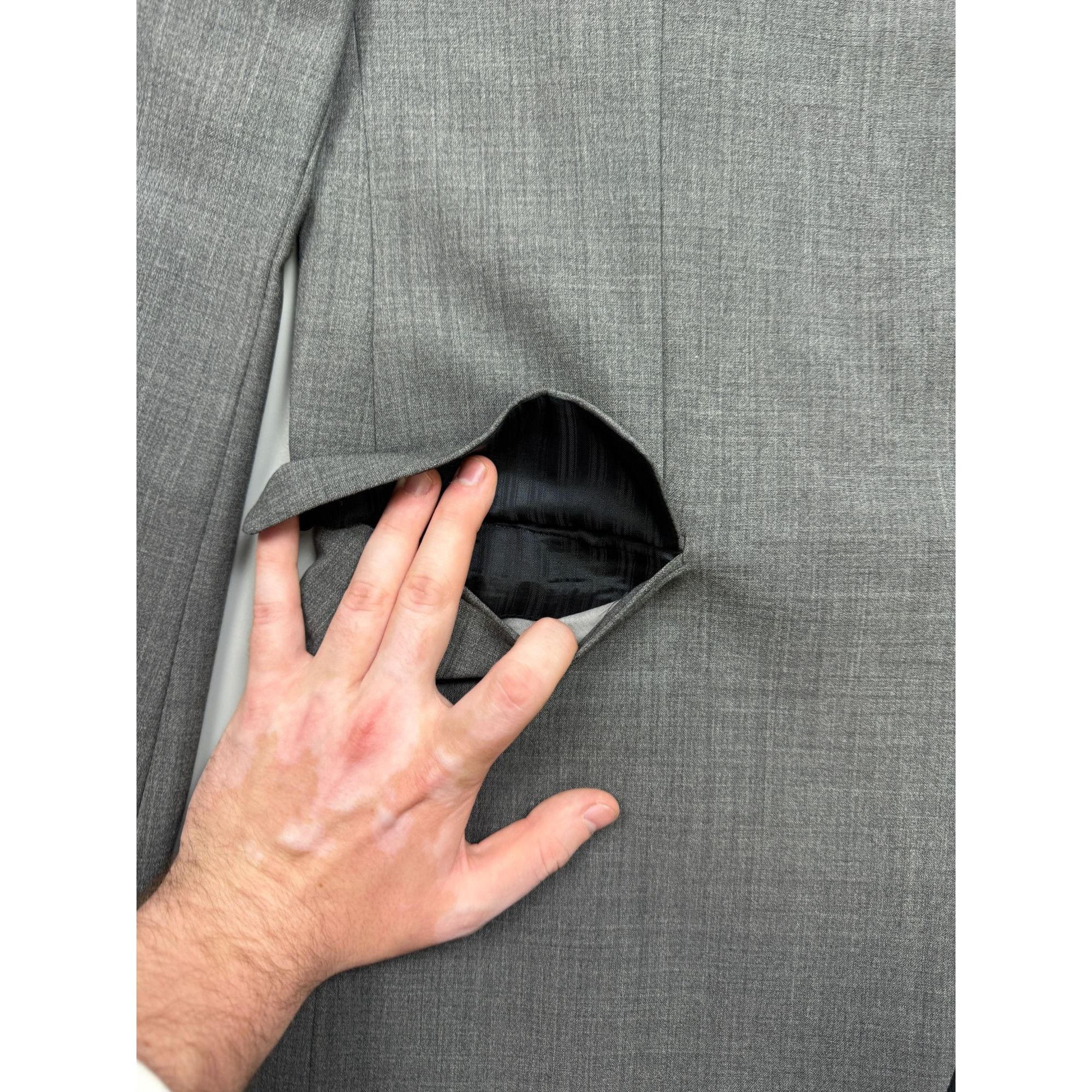 Hugo Boss Hugo Boss Two Piece Wool Suit (Y1282) Size 42L - 4 Thumbnail