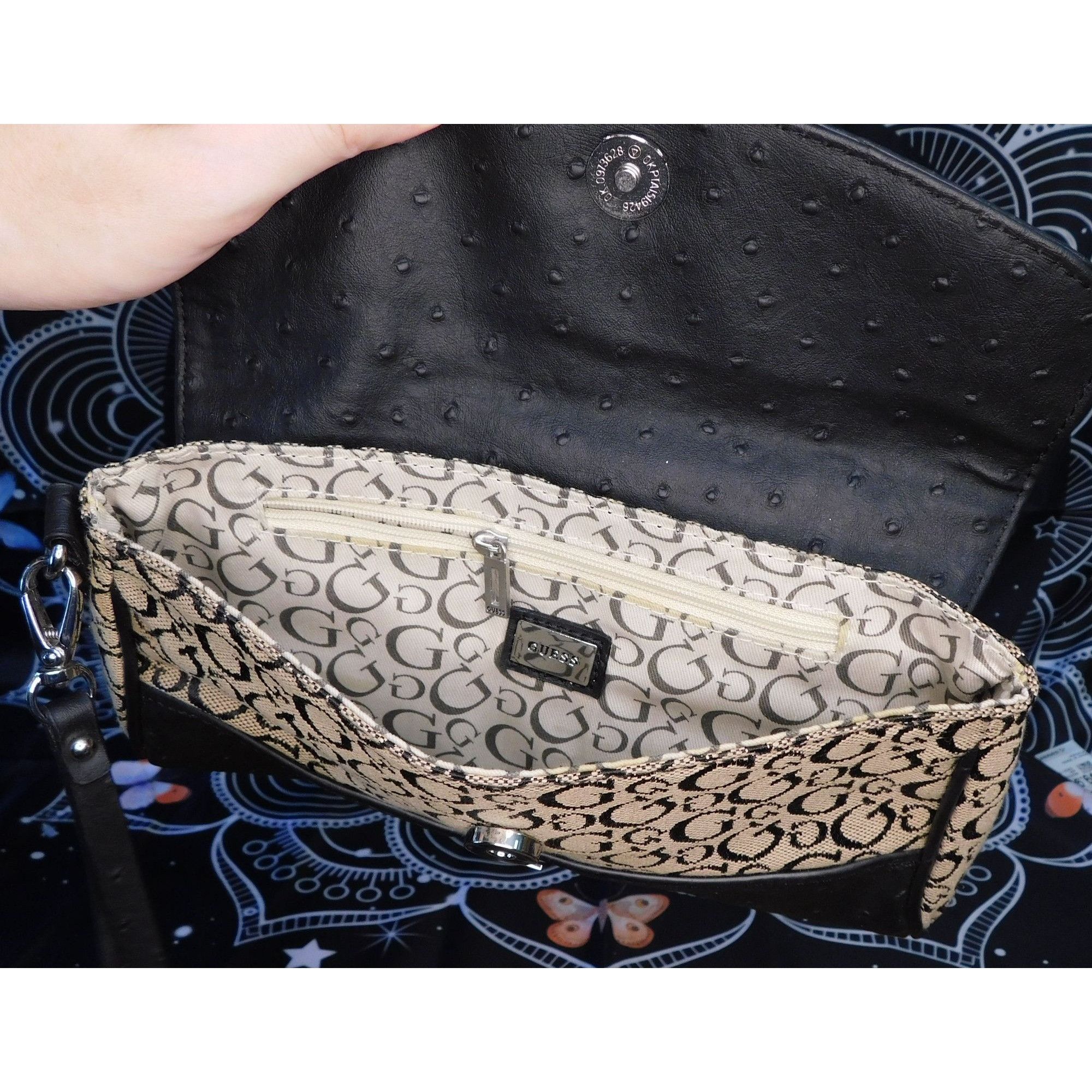 Guess Preppy Guess Black And Beige Monogram Wristlet Size ONE SIZE - 4 Thumbnail