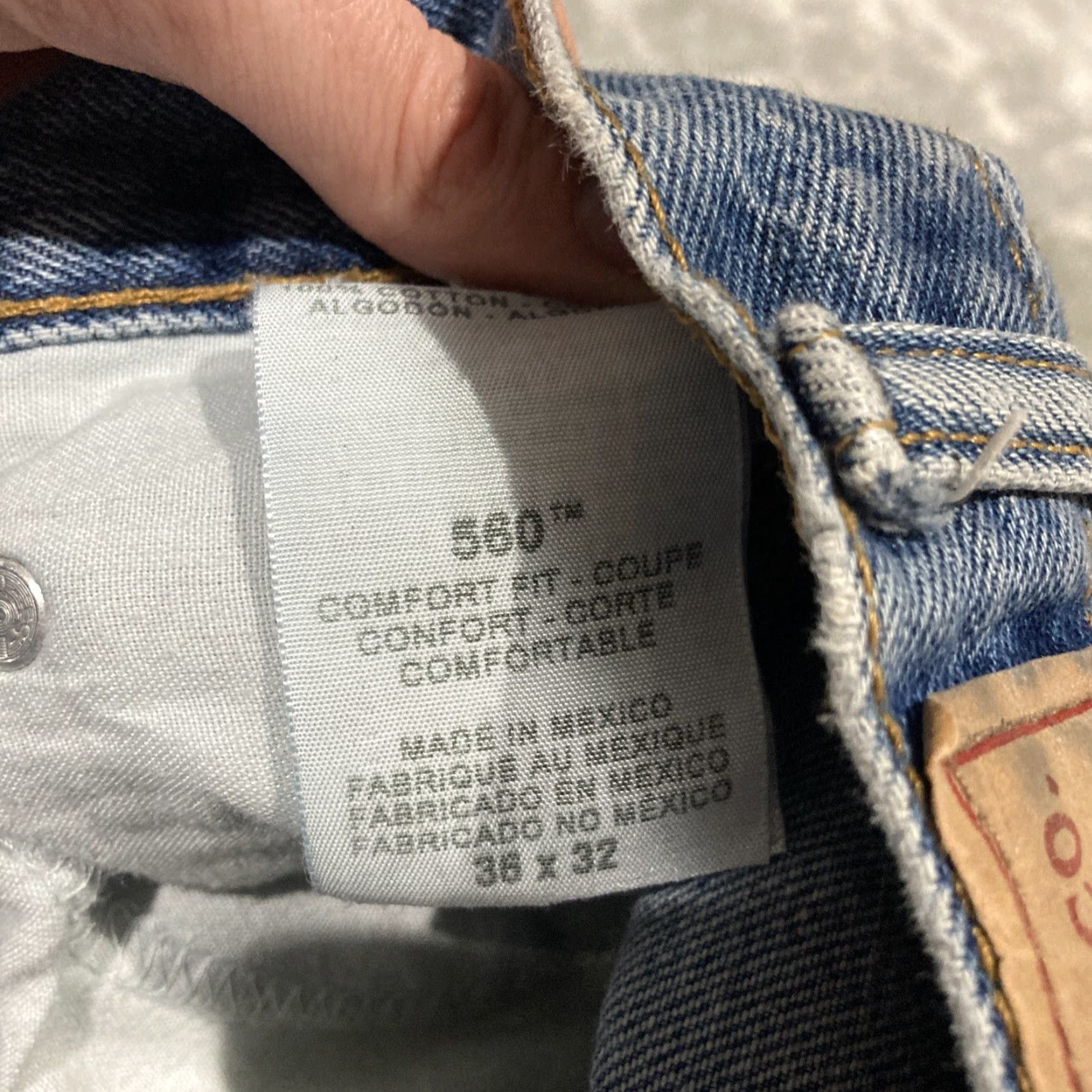 Levi's VINTAGE Levi's 560 Jeans Men’s 36x31 Blue Denim Comfort Fit Baggy 90s USA Y2k Straight Jeans Mens Size US 36 / EU 52 - 8 Thumbnail